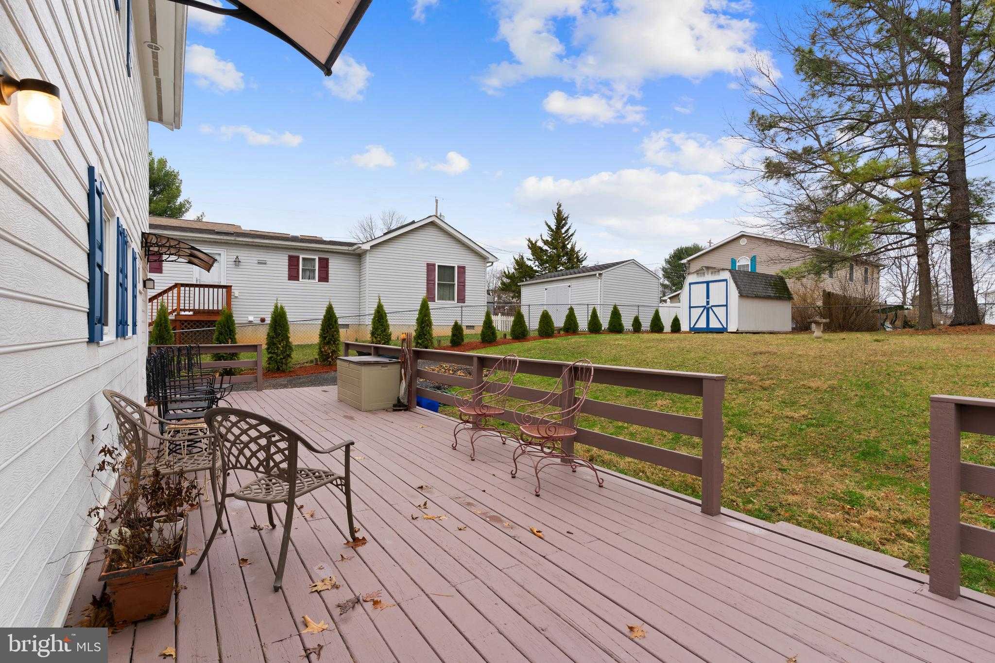 103 Fenwick CT photo 25