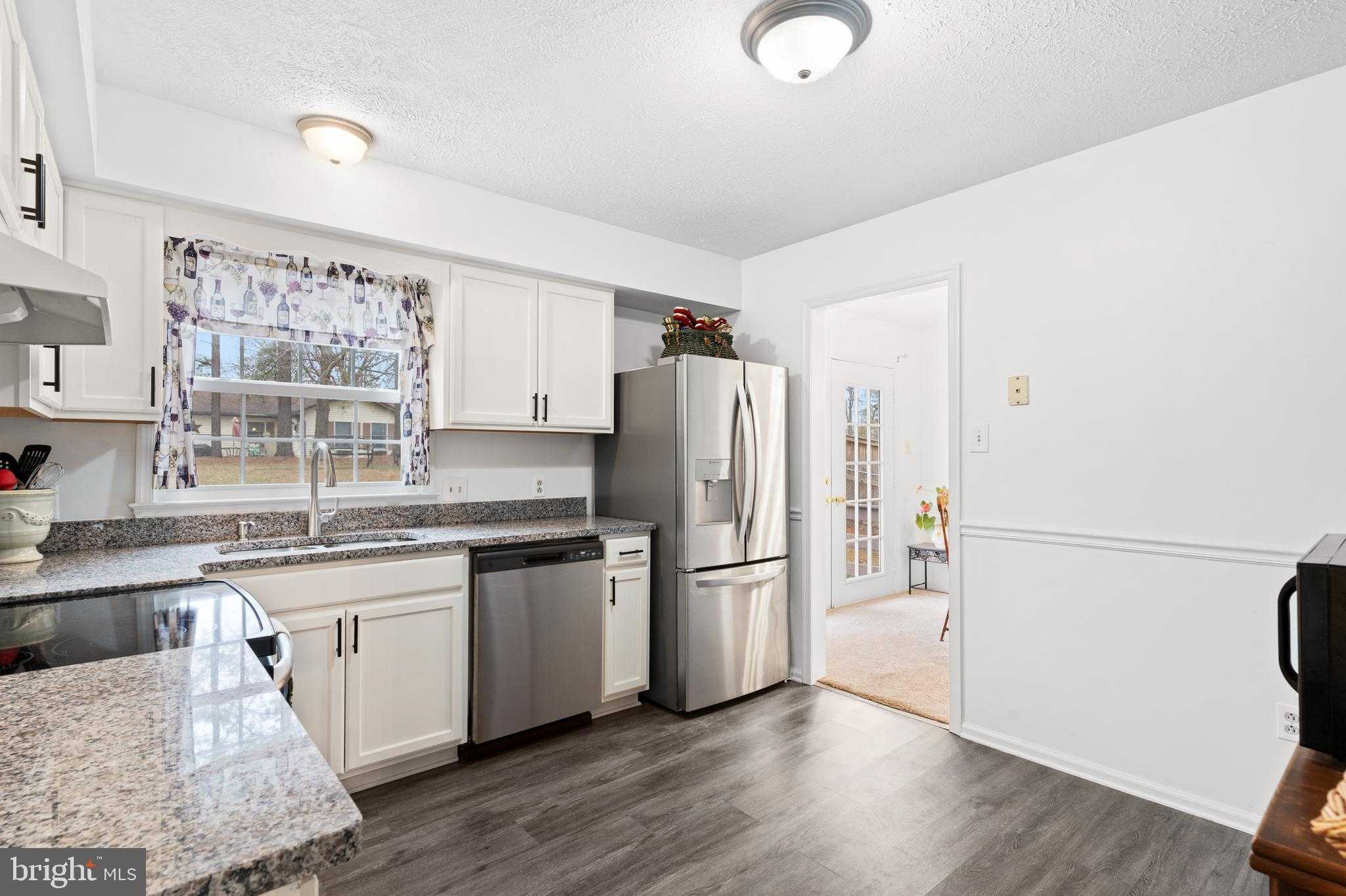 103 Fenwick CT photo 4