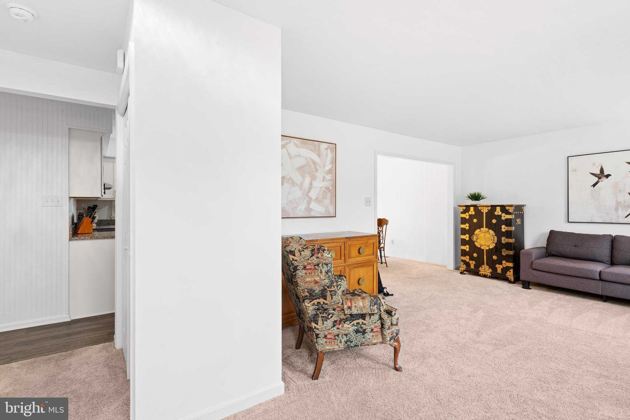 103 Fenwick CT photo 7