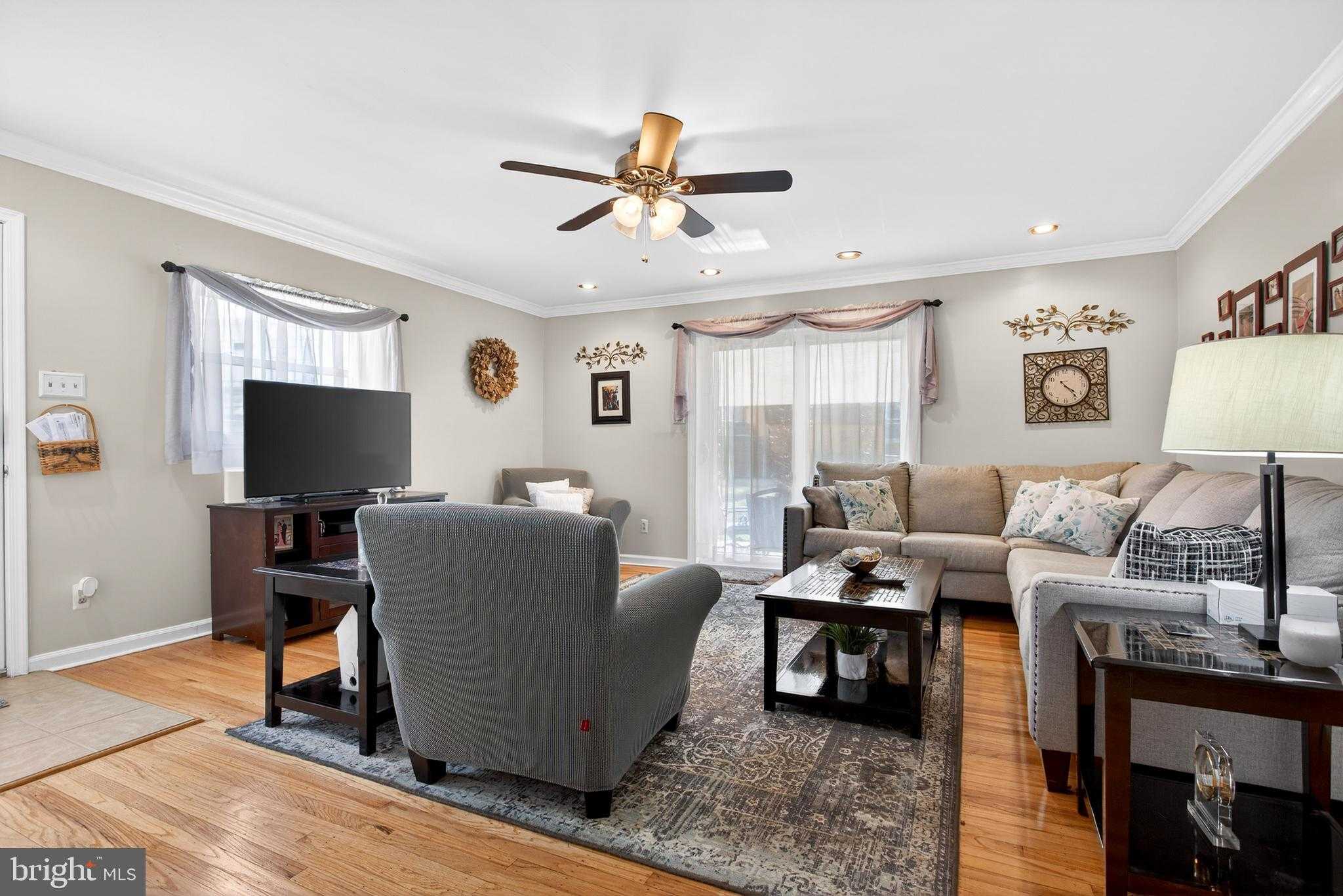 2720 Clayton St photo 13