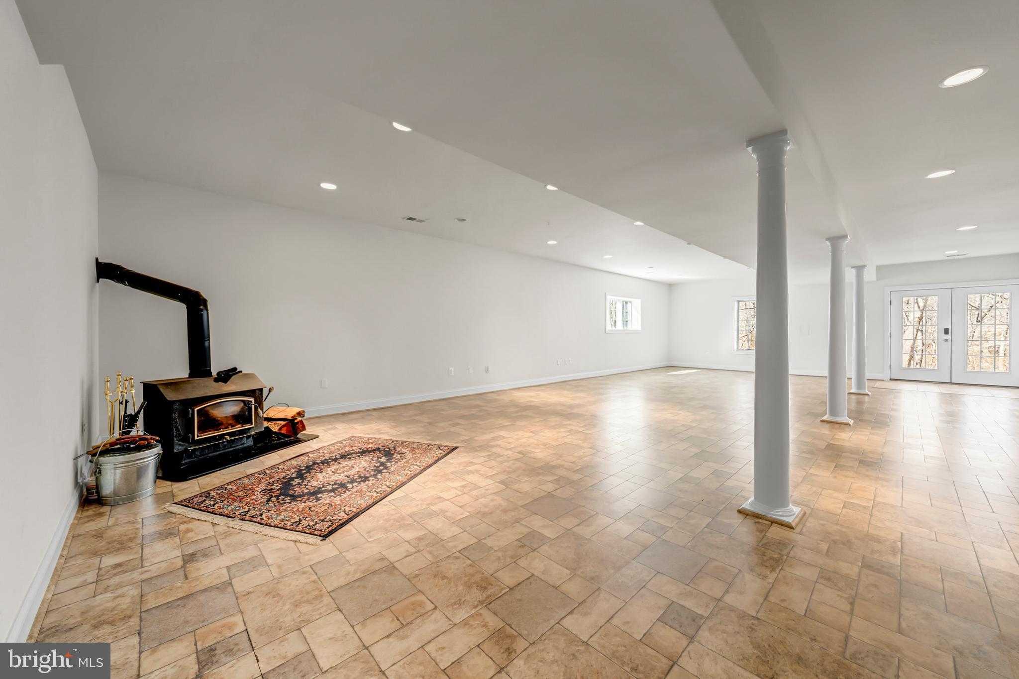 8986 Woodward Rd photo 35