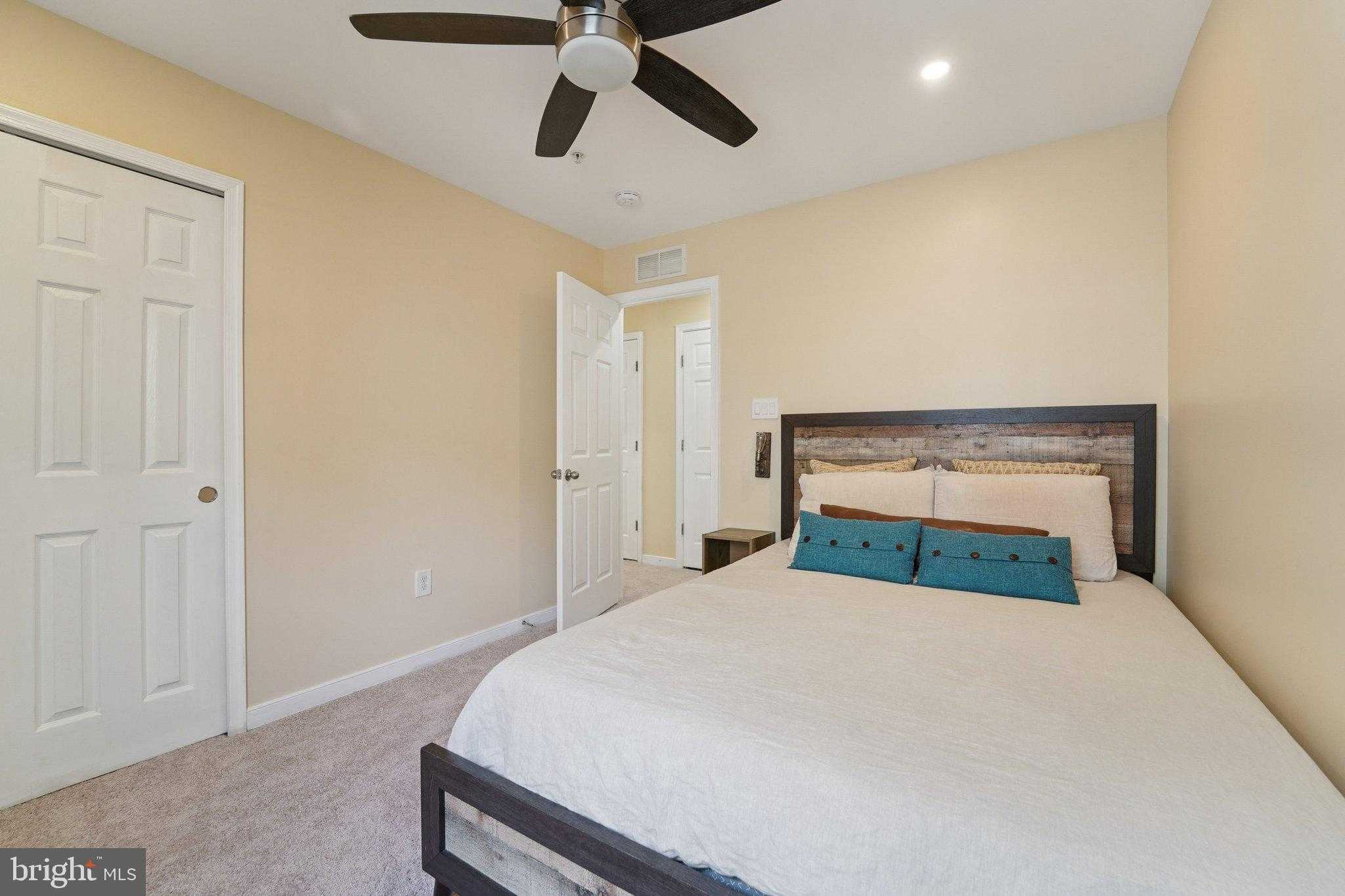 7054 Joann Khan Dr photo 18