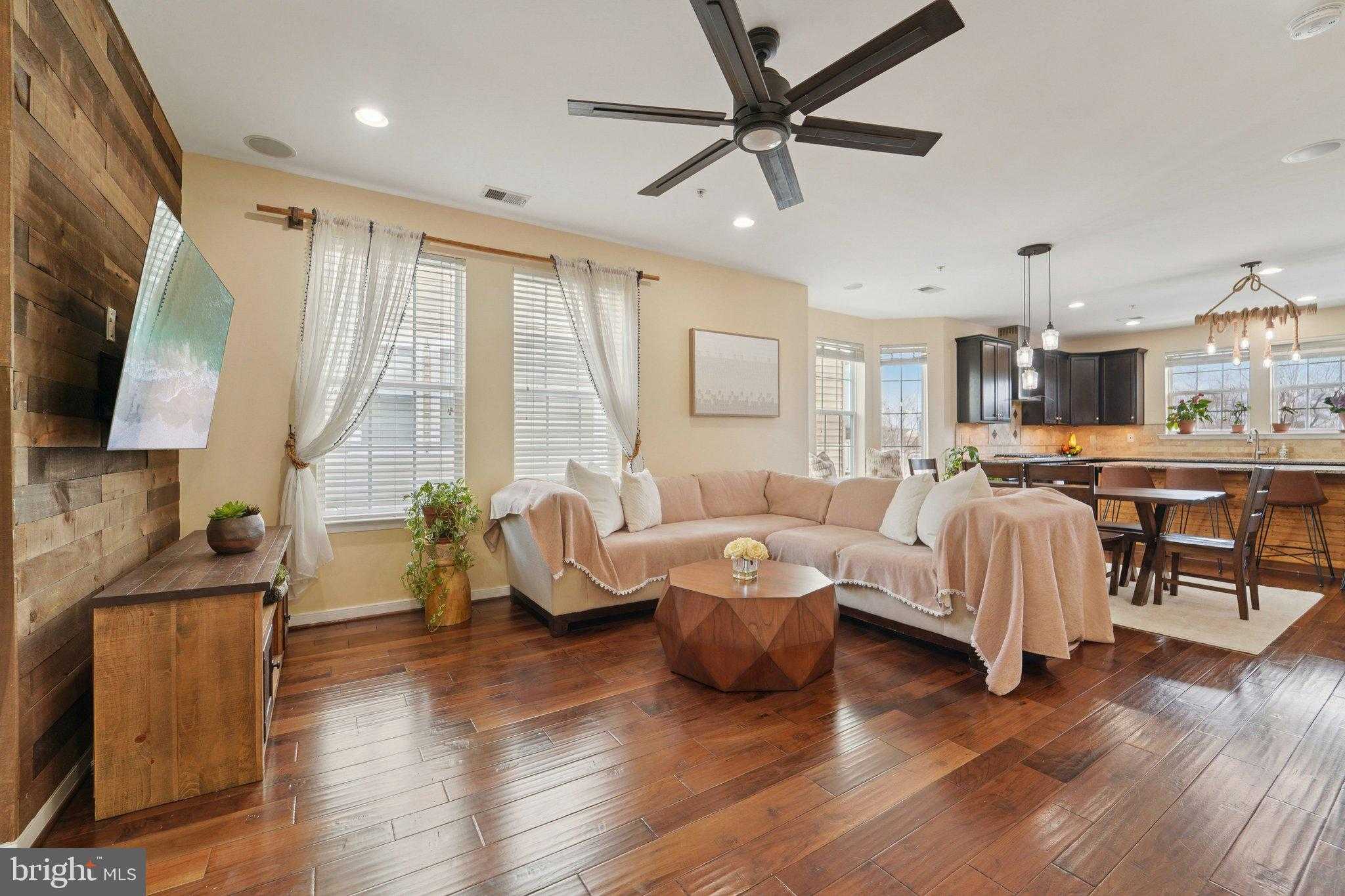 7054 Joann Khan Dr photo 4