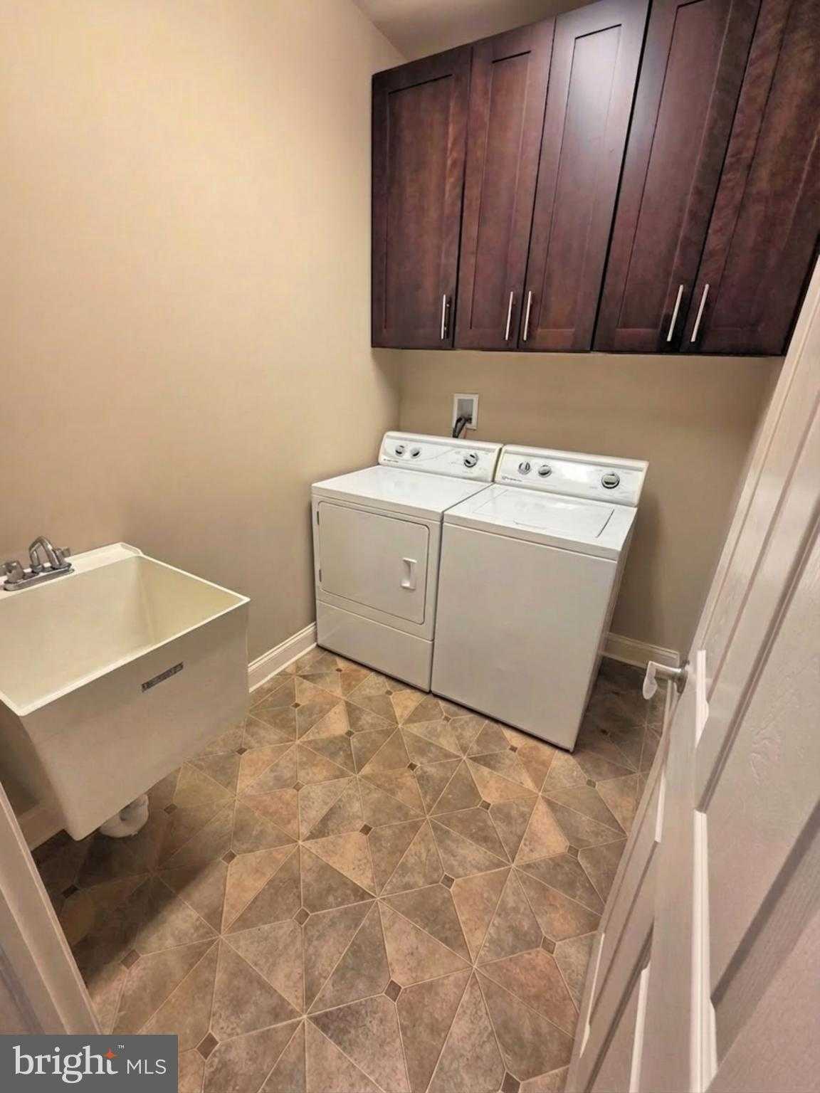 1349 Worthington Dr photo 35