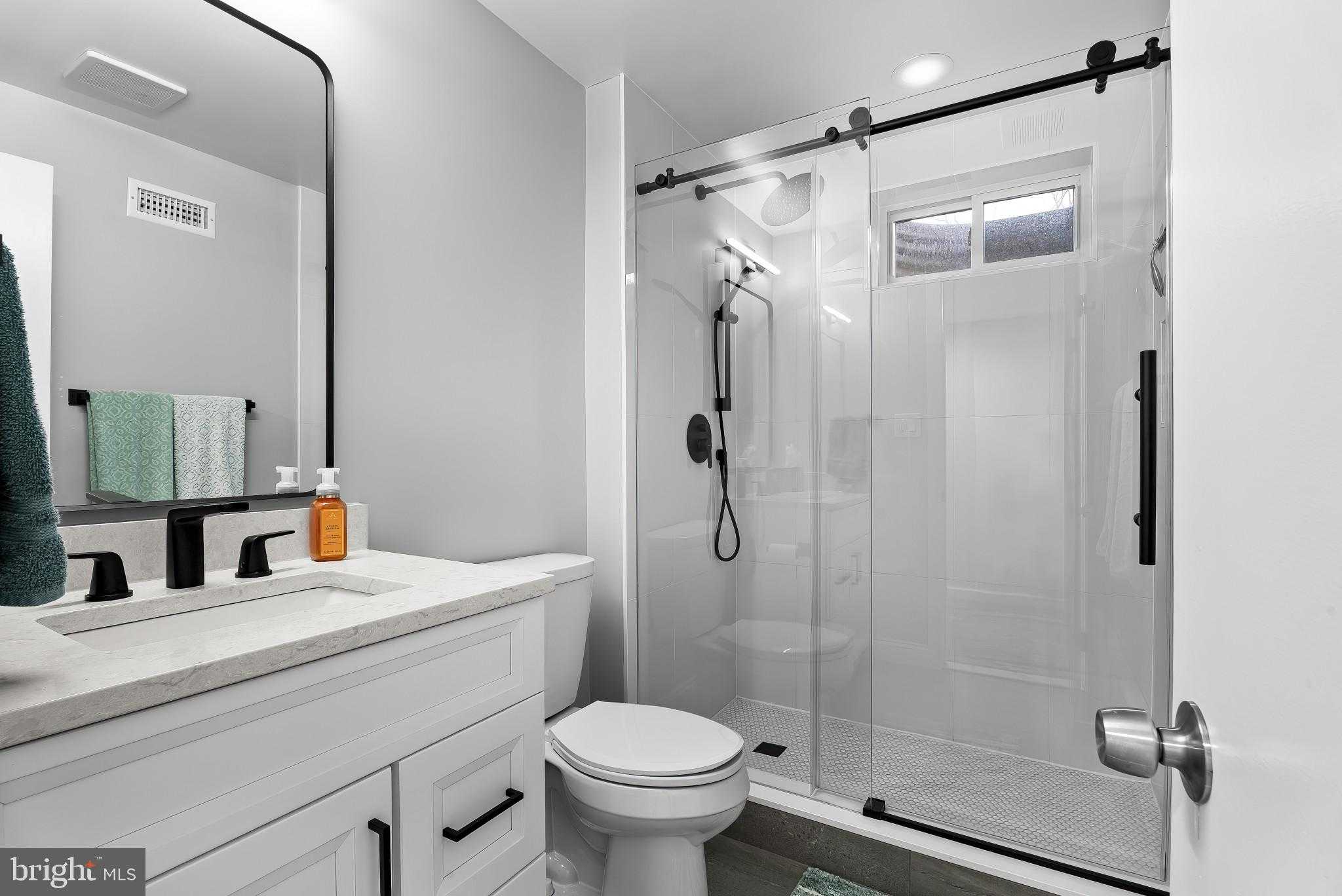 512 Quaint Acres Dr photo 27