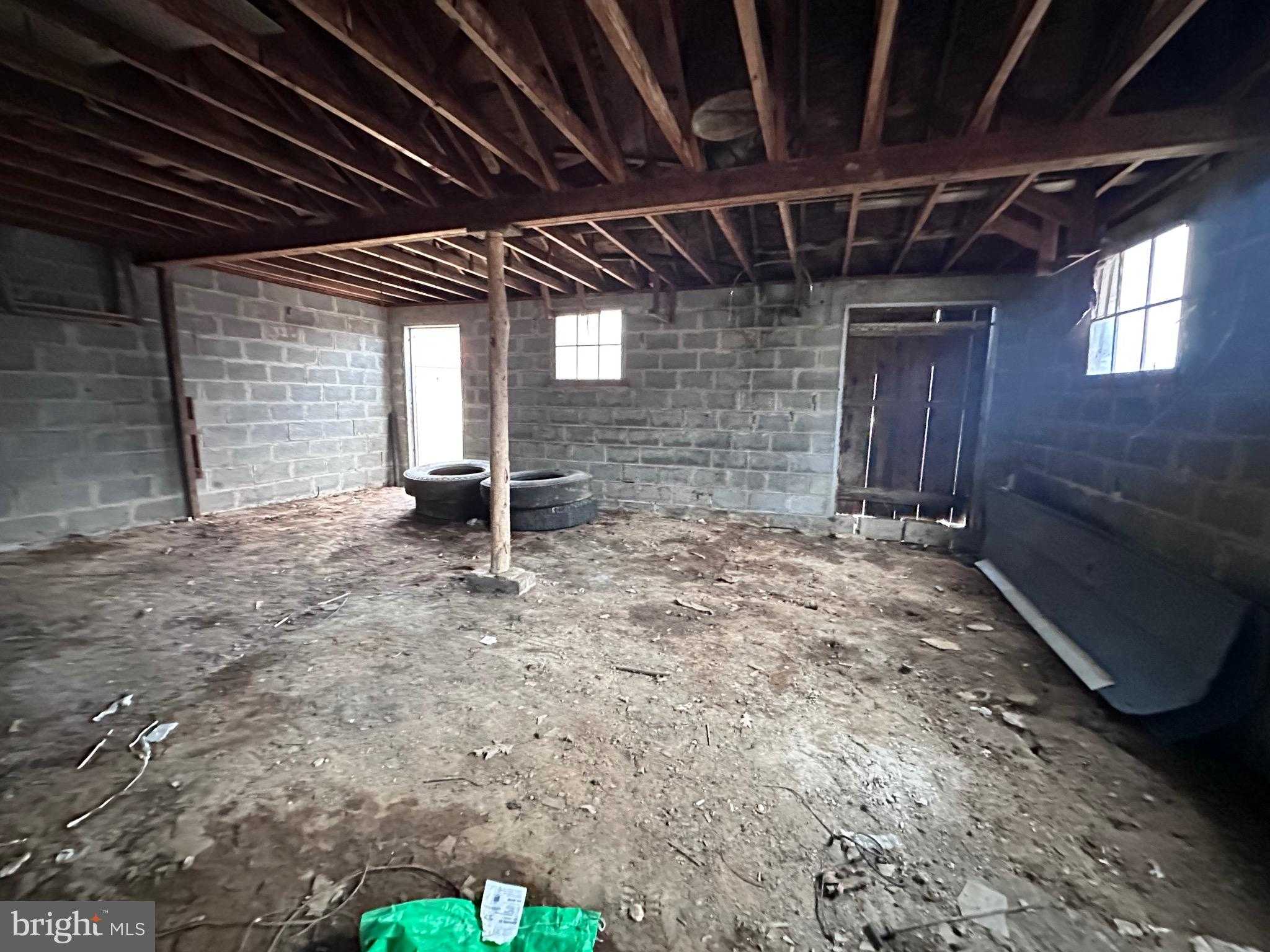 18712 Crossland Rd photo 85