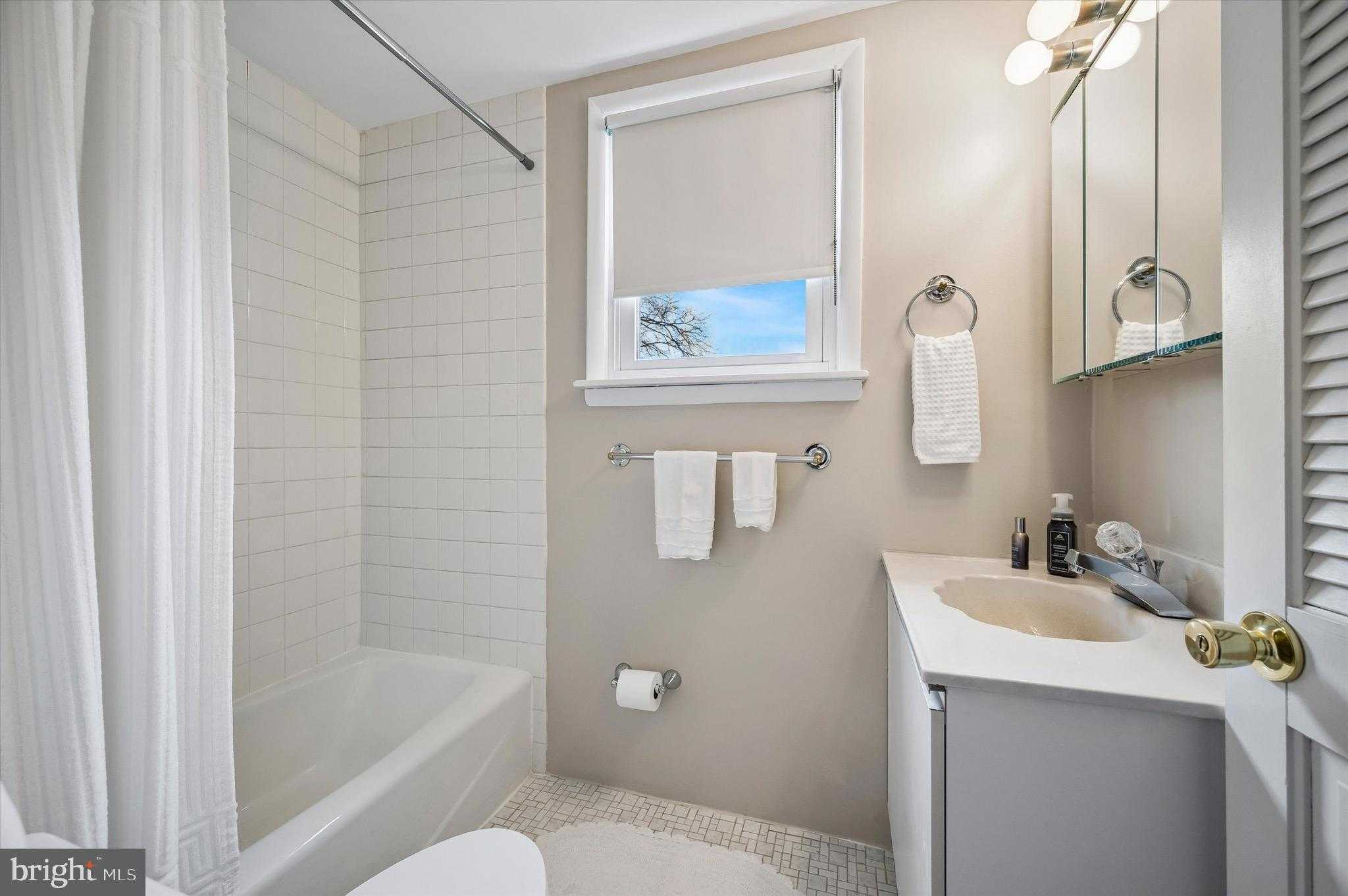 8637 Bridle Rd photo 12