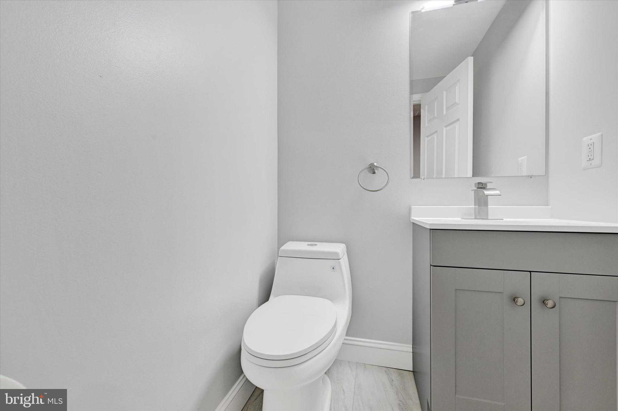 1138 Cleveland St photo 9