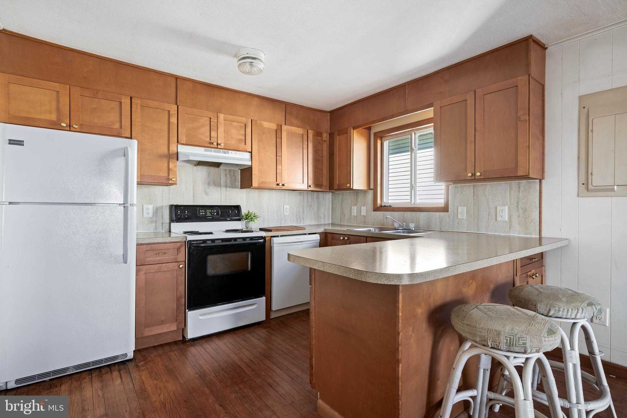 123 Jamestown Rd photo 3