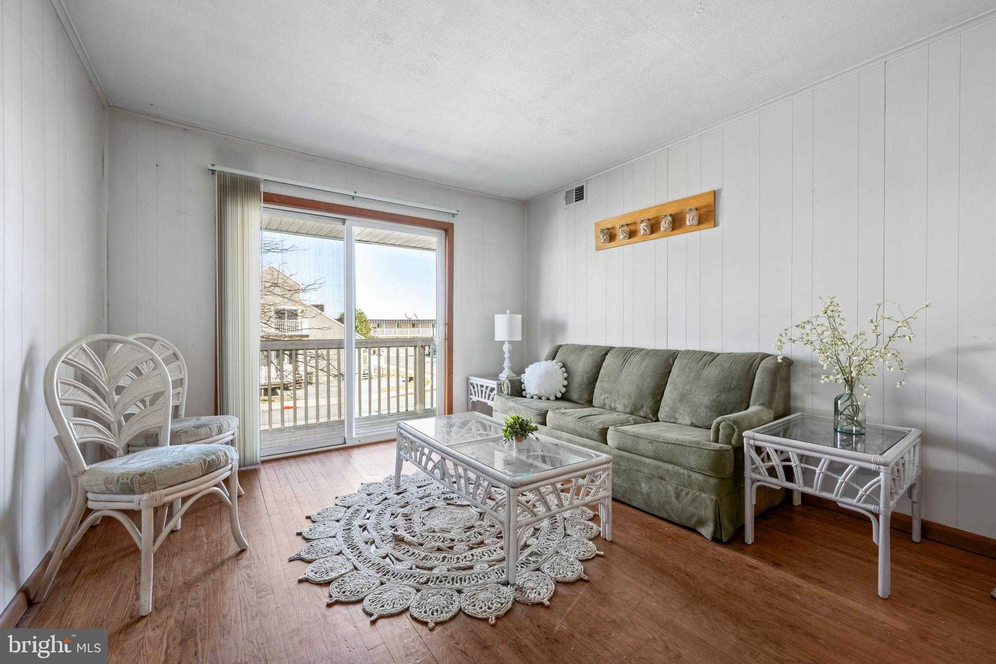 123 Jamestown Rd photo 4