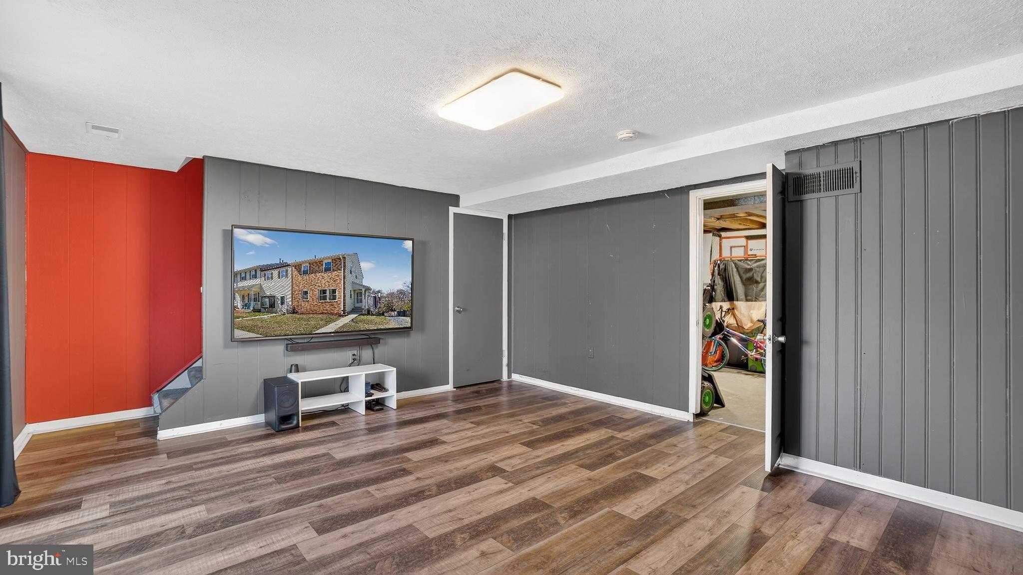 480 Worthington Rd photo 33