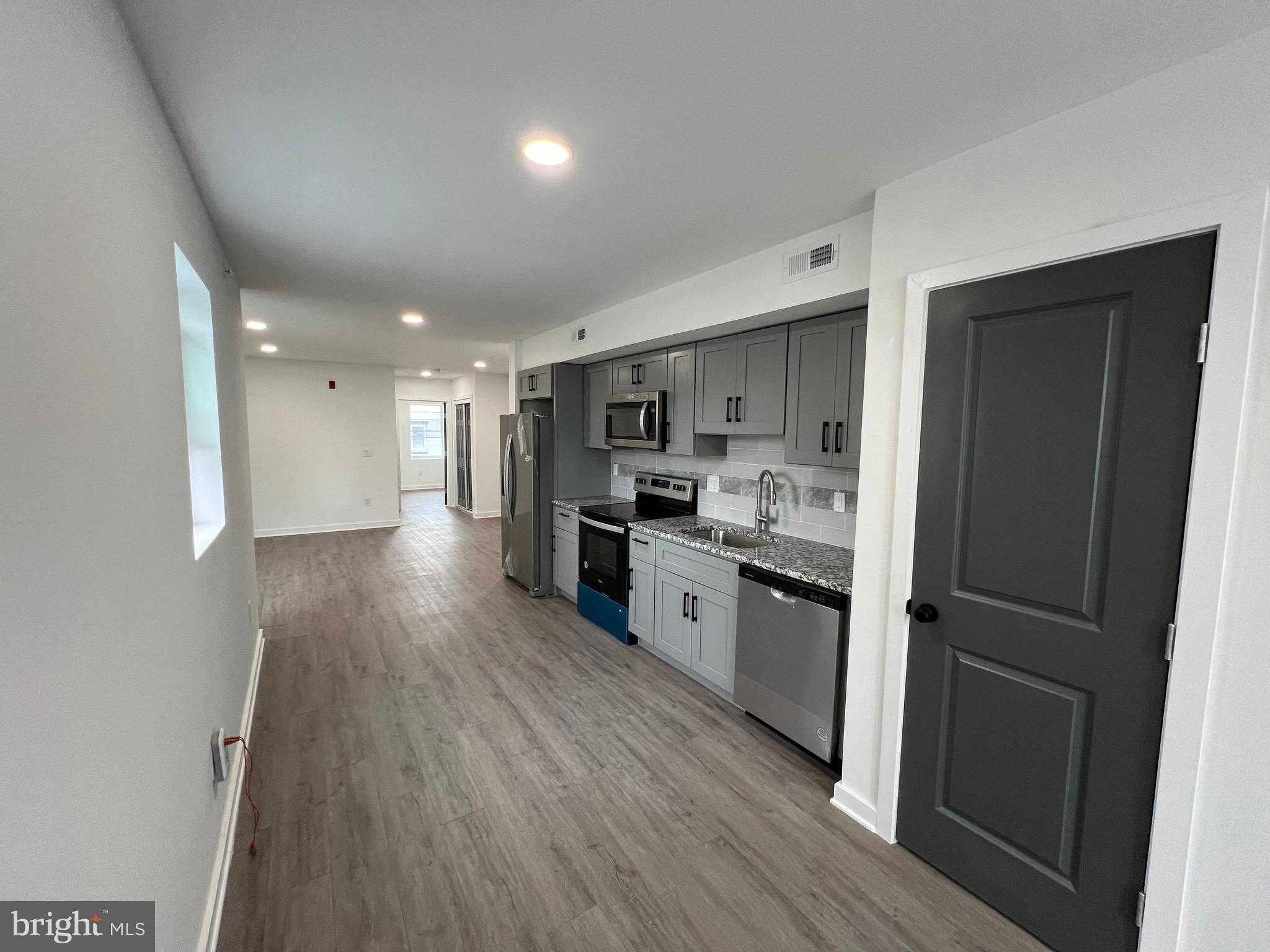 2321 N 2nd St photo 33