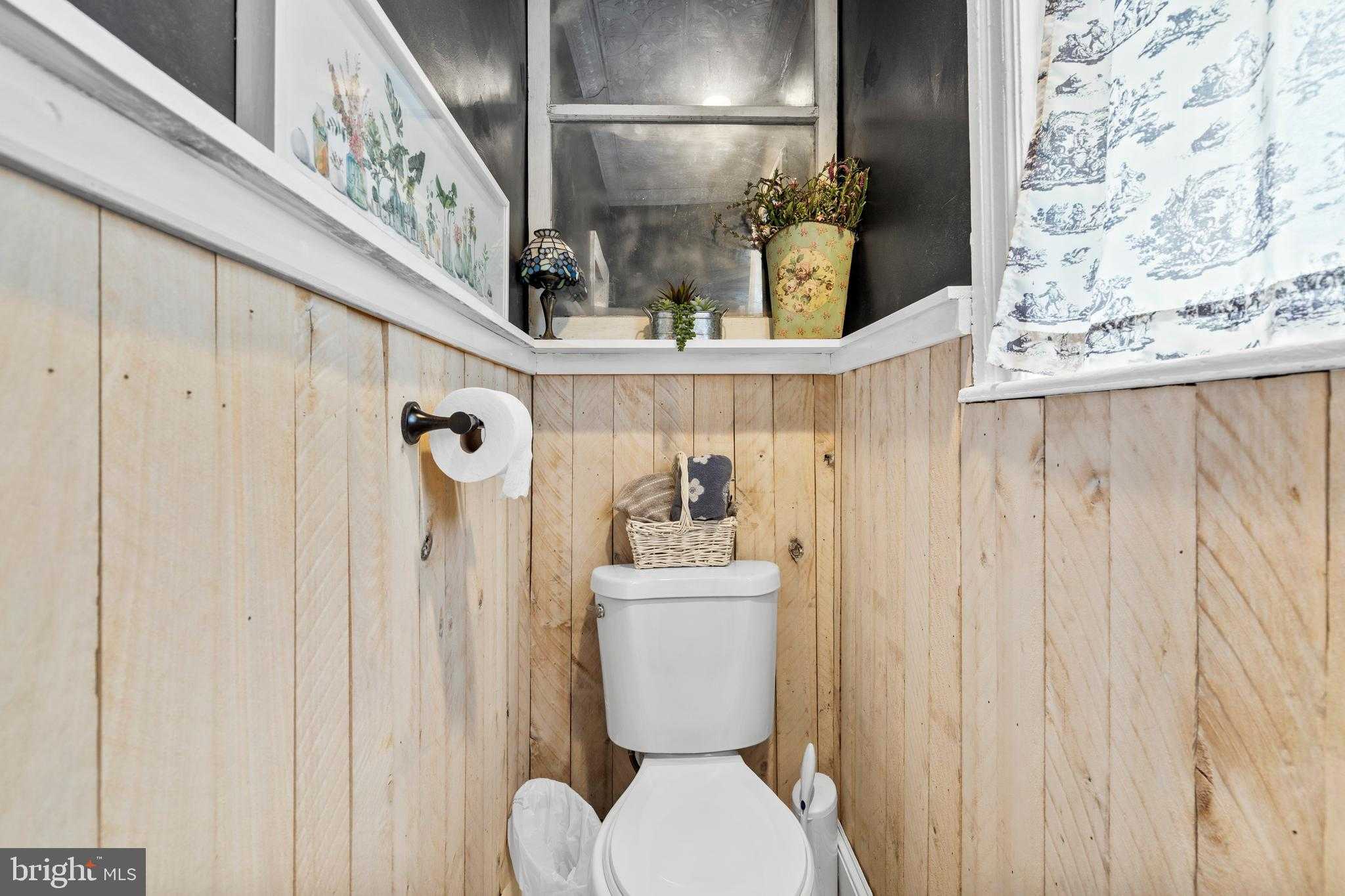 86 Greenfield Ave photo 17