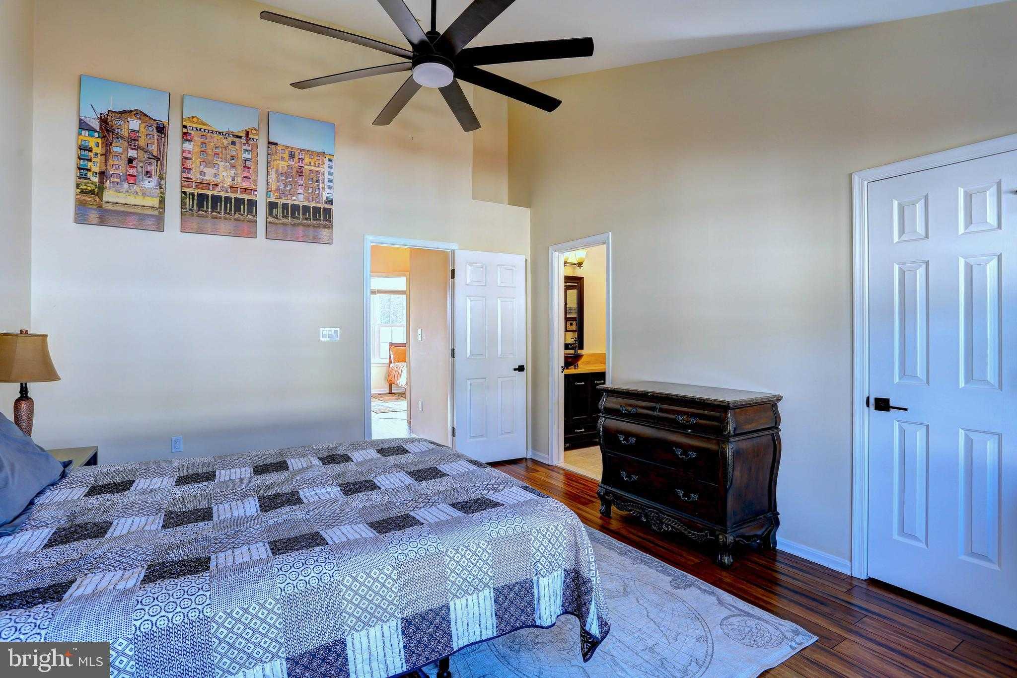 1360 Triwater CT photo 22