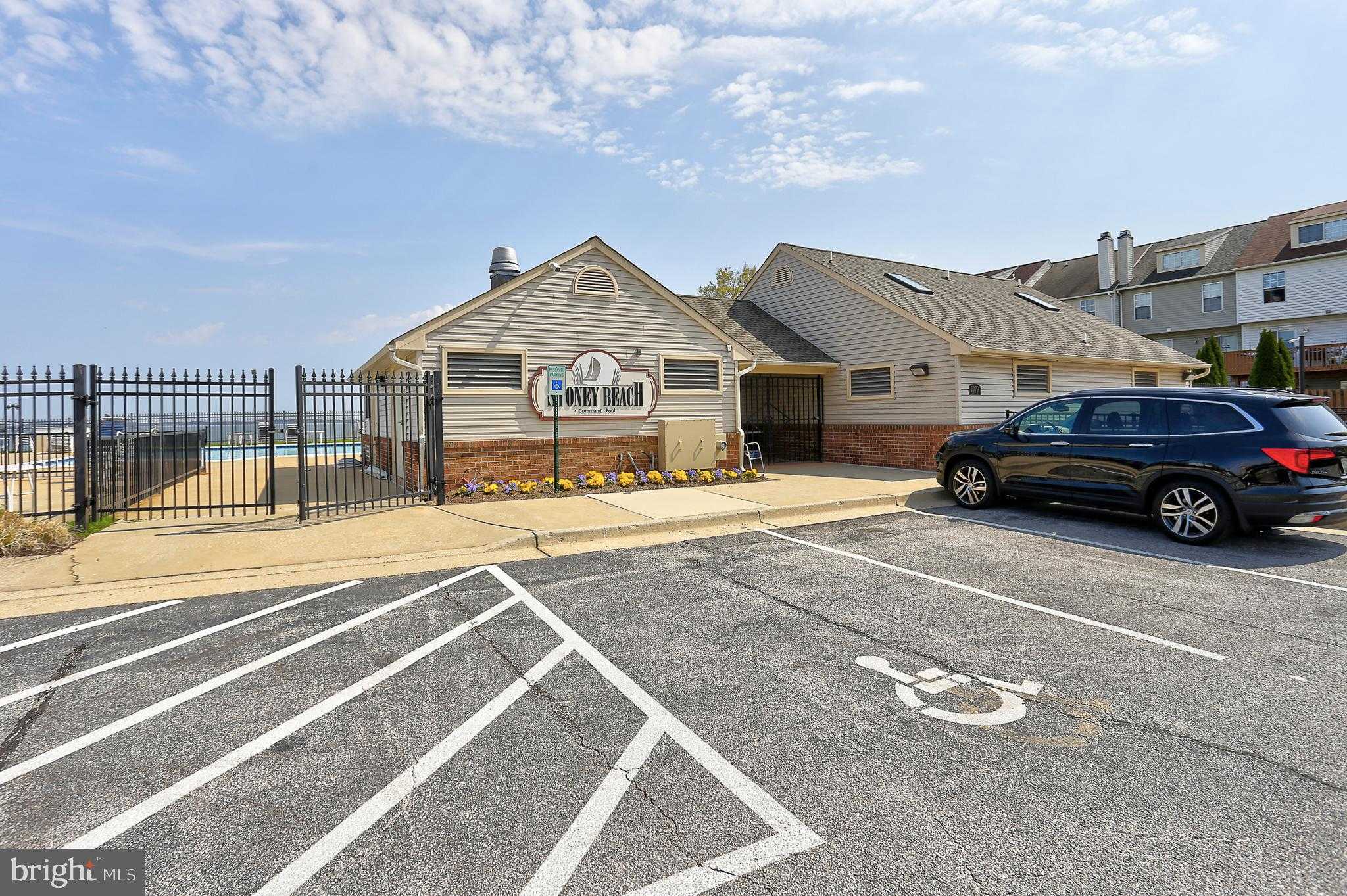 1360 Triwater CT photo 62