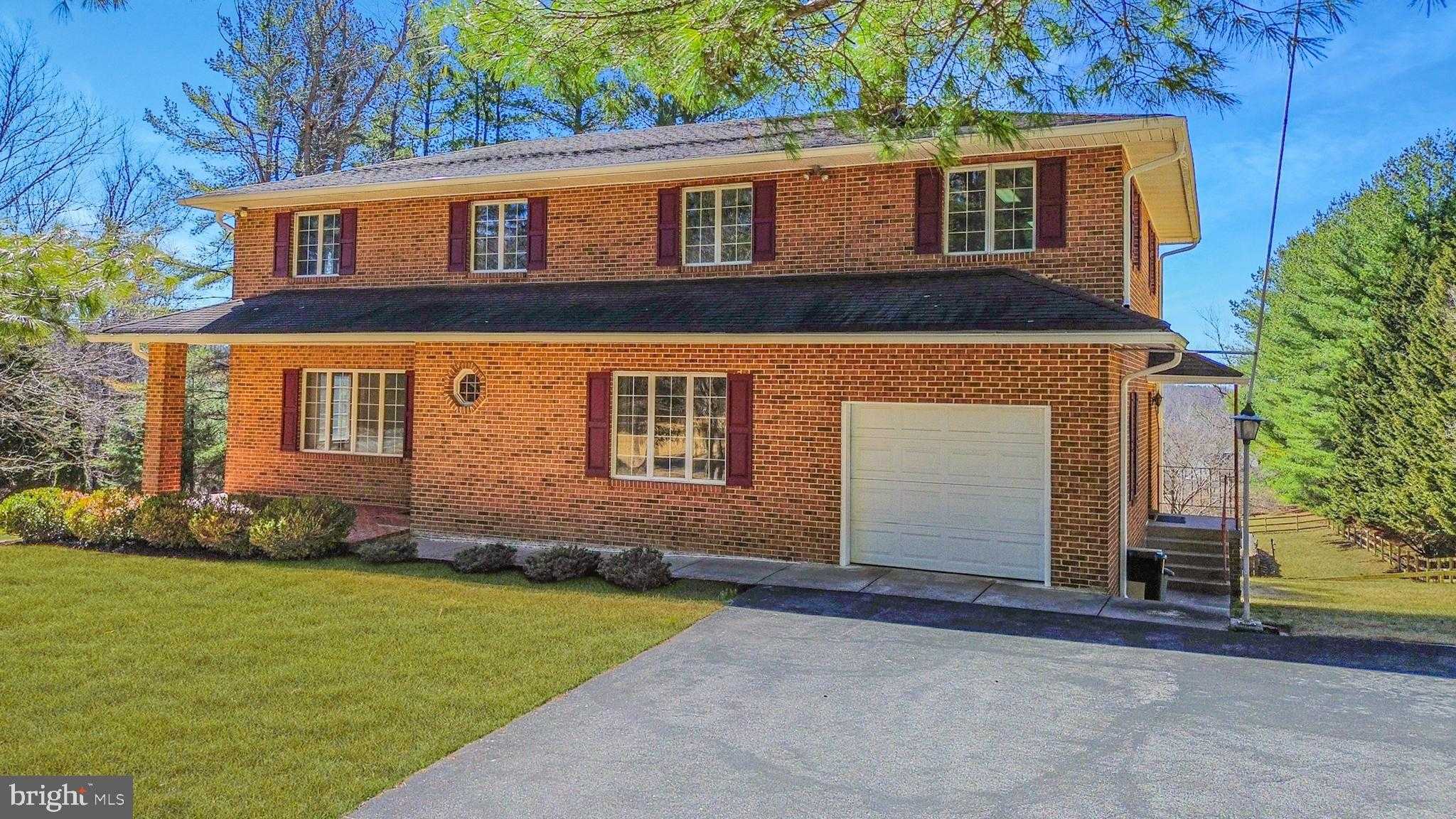 1052 Green Hill Farm Rd, Reisterstown
