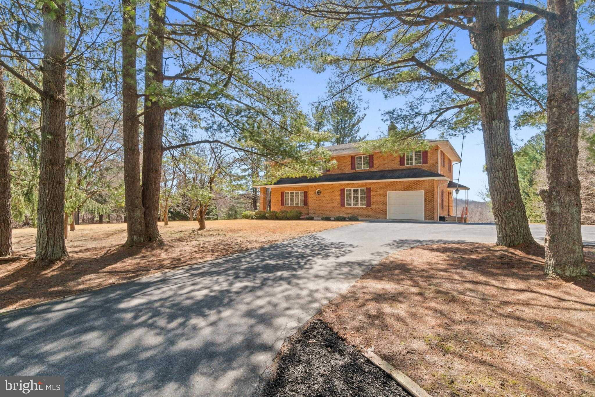 1052 Green Hill Farm Rd photo 2