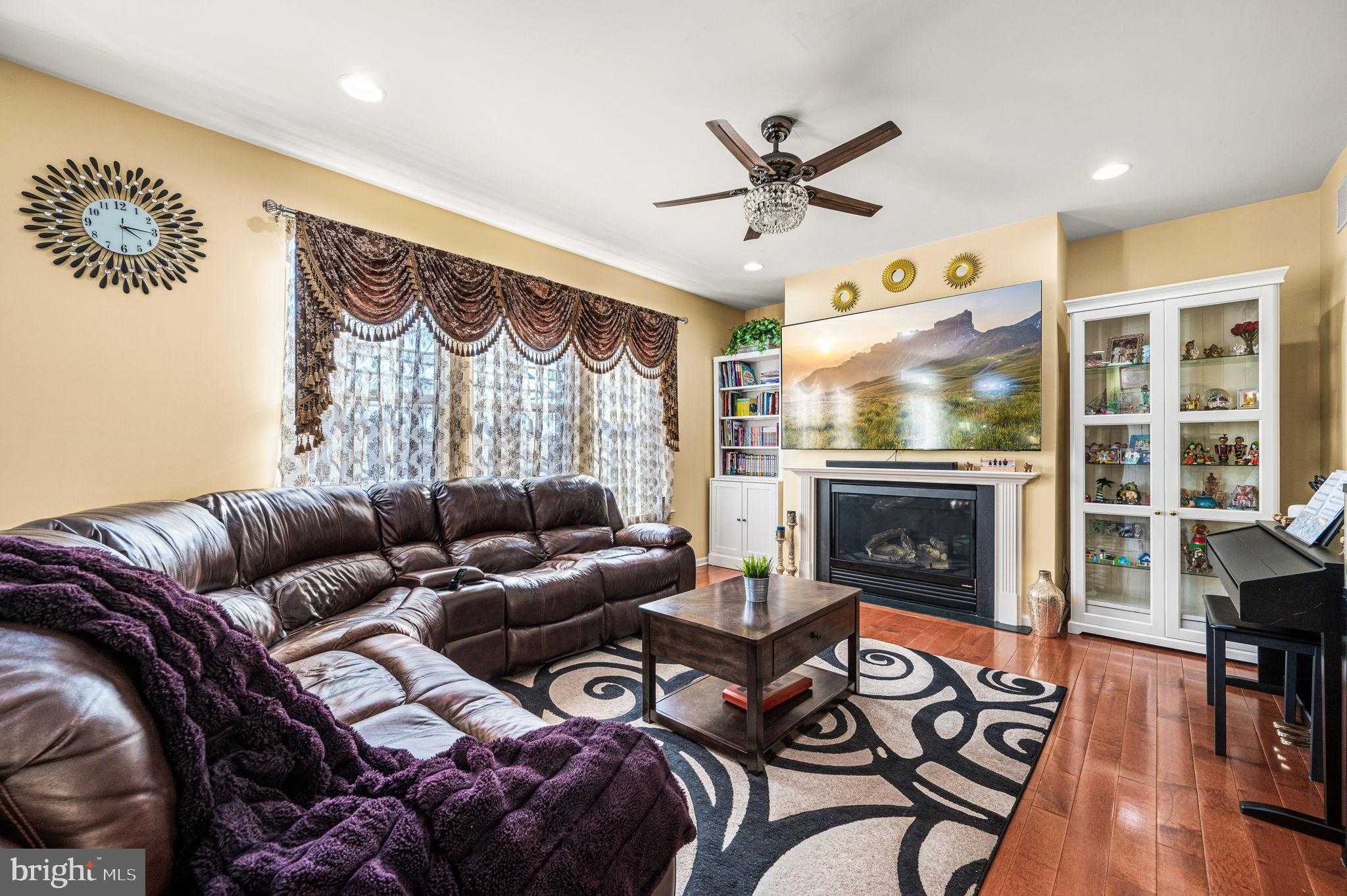 635 Sunderland Ave photo 24