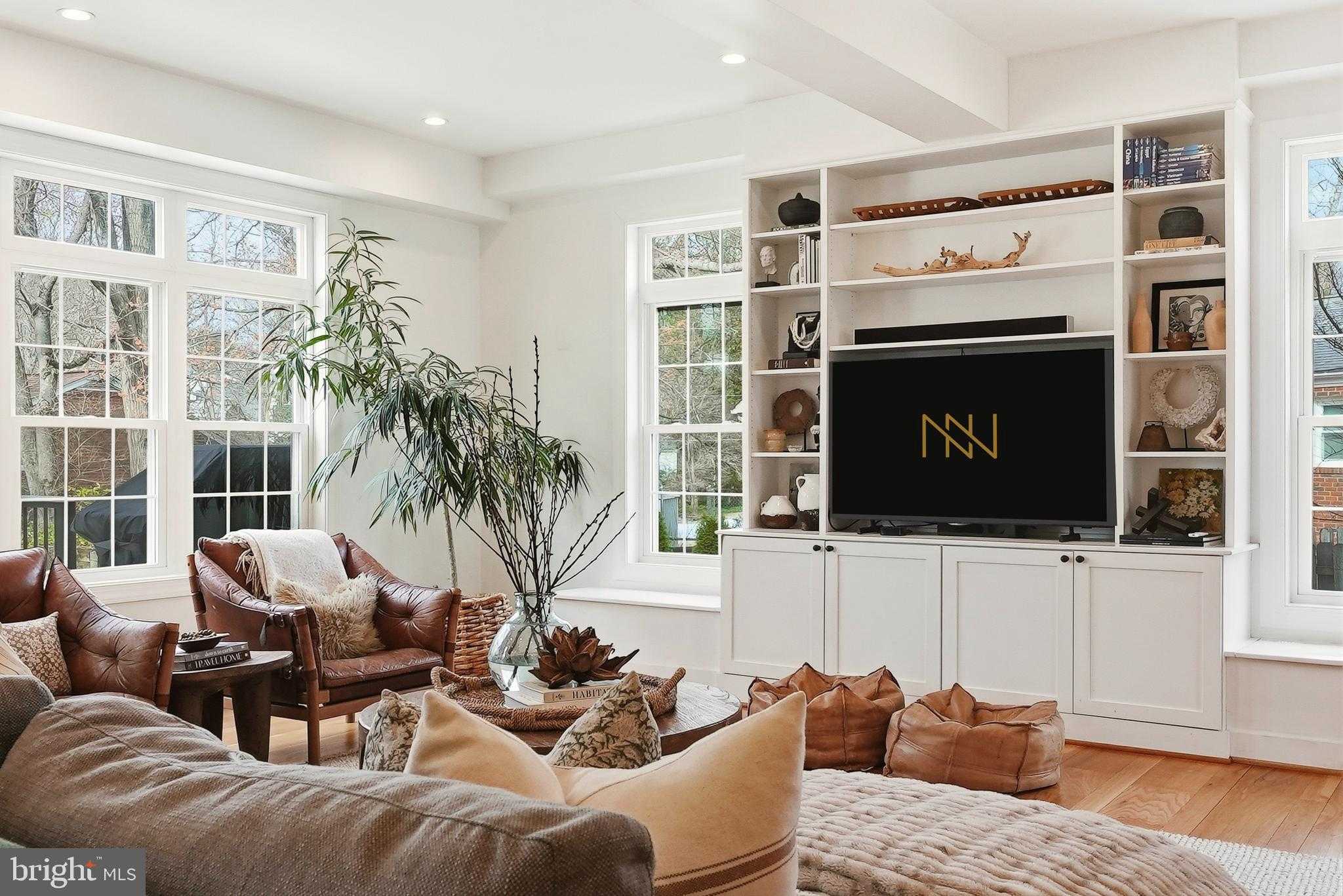 370 Holmes Dr NW photo 20