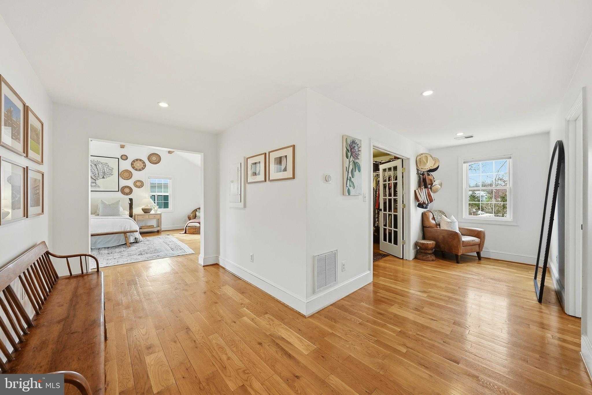 370 Holmes Dr NW photo 36