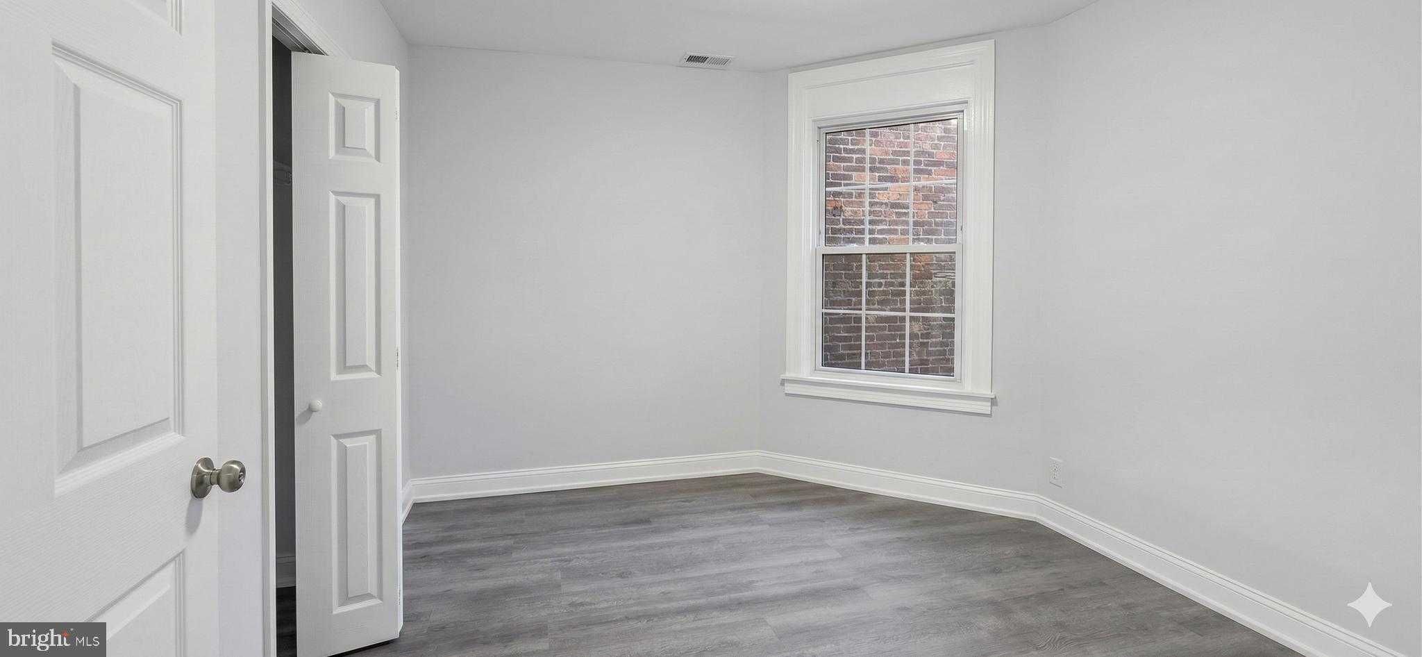 5240 E Roosevelt Blvd photo 15