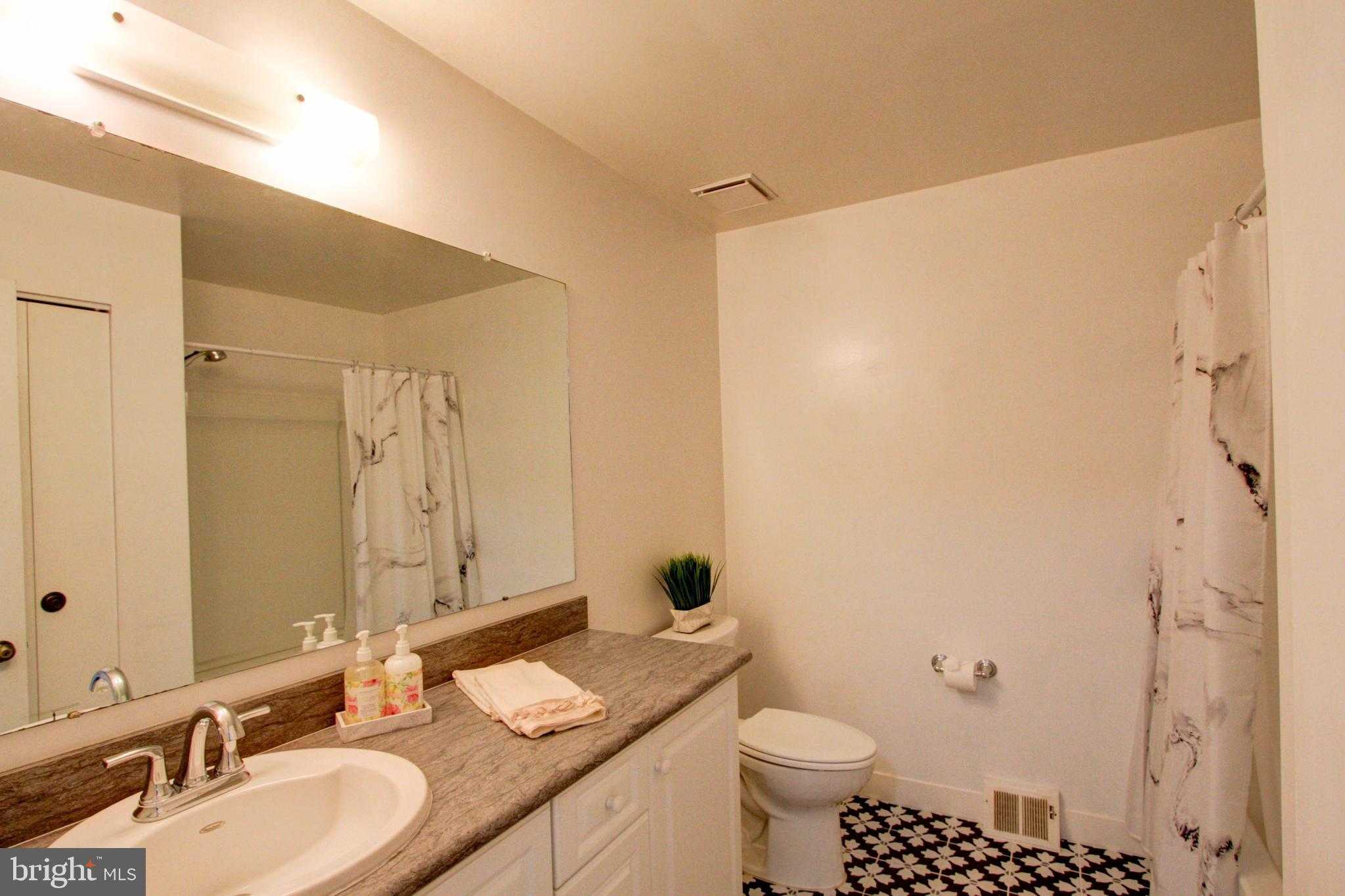 4124 Salford CT photo 21