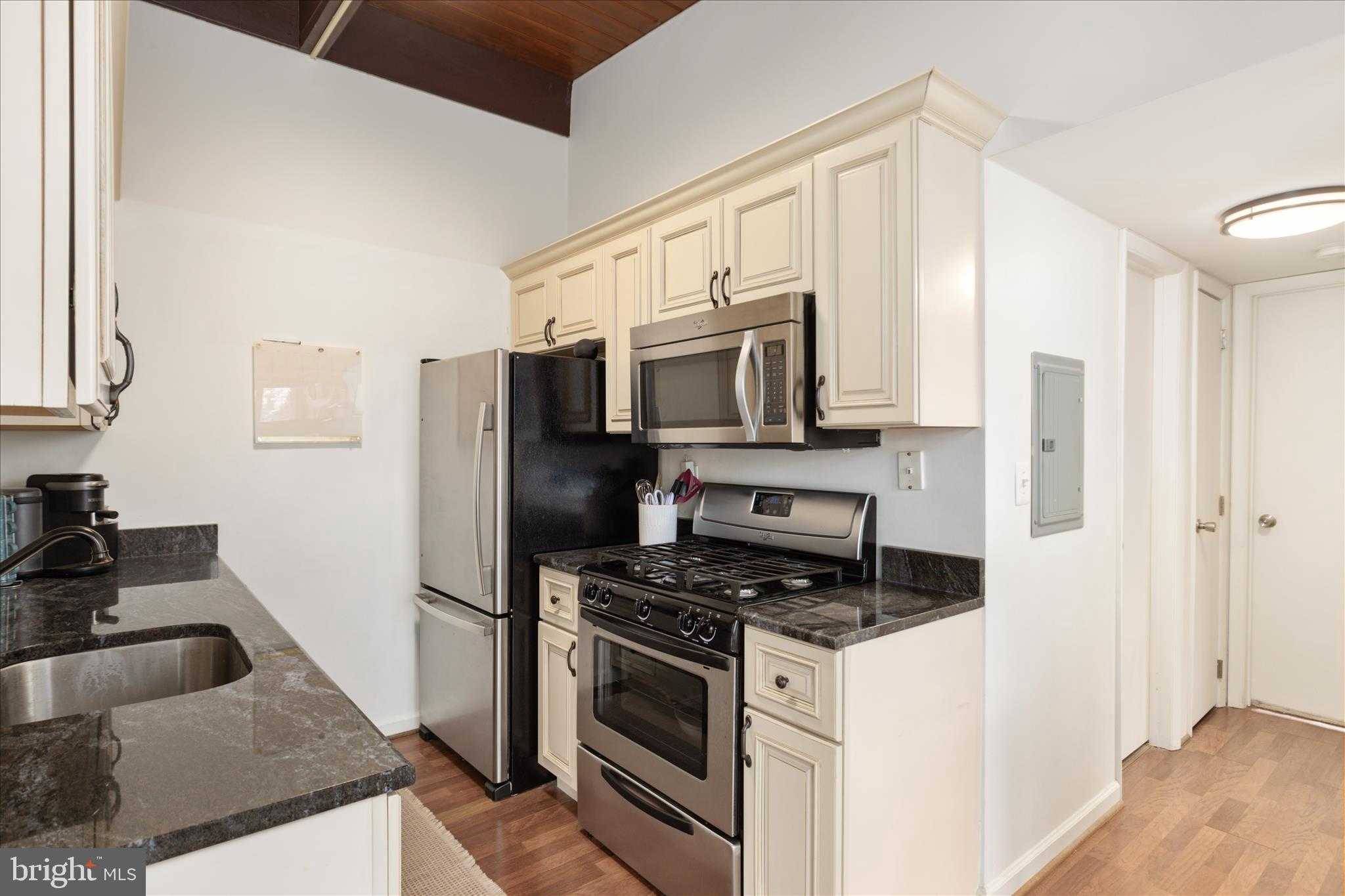 4901 Americana Dr Apt 202 photo 12