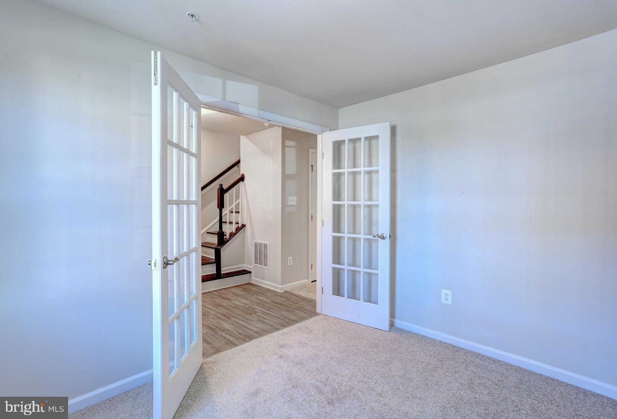 1811 Wind Gate Rd photo 32