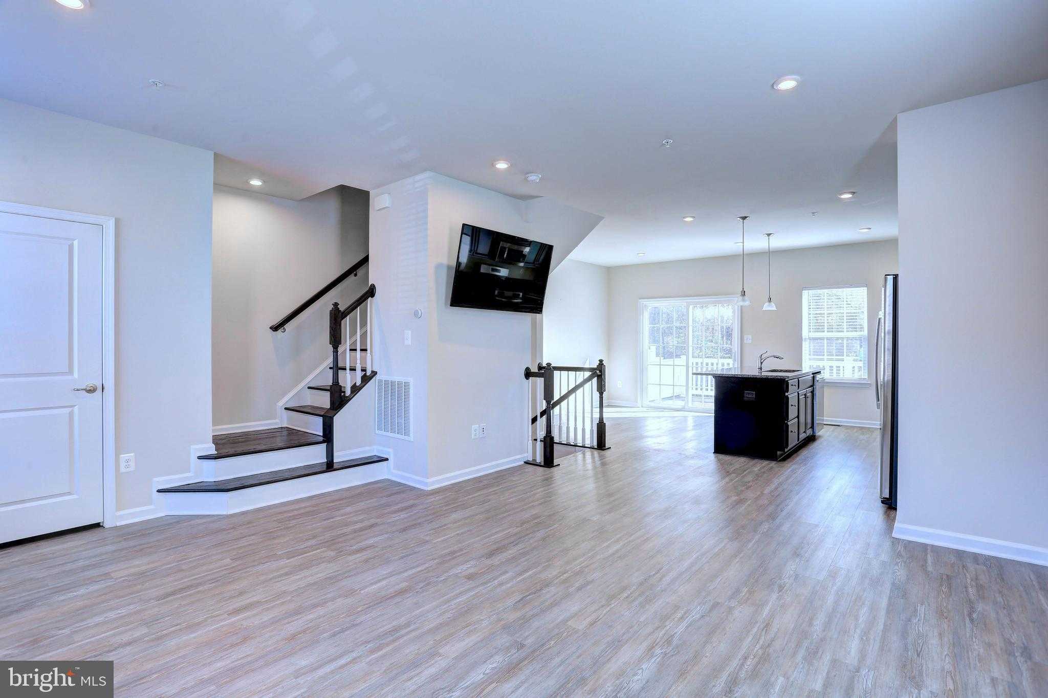 1811 Wind Gate Rd photo 6