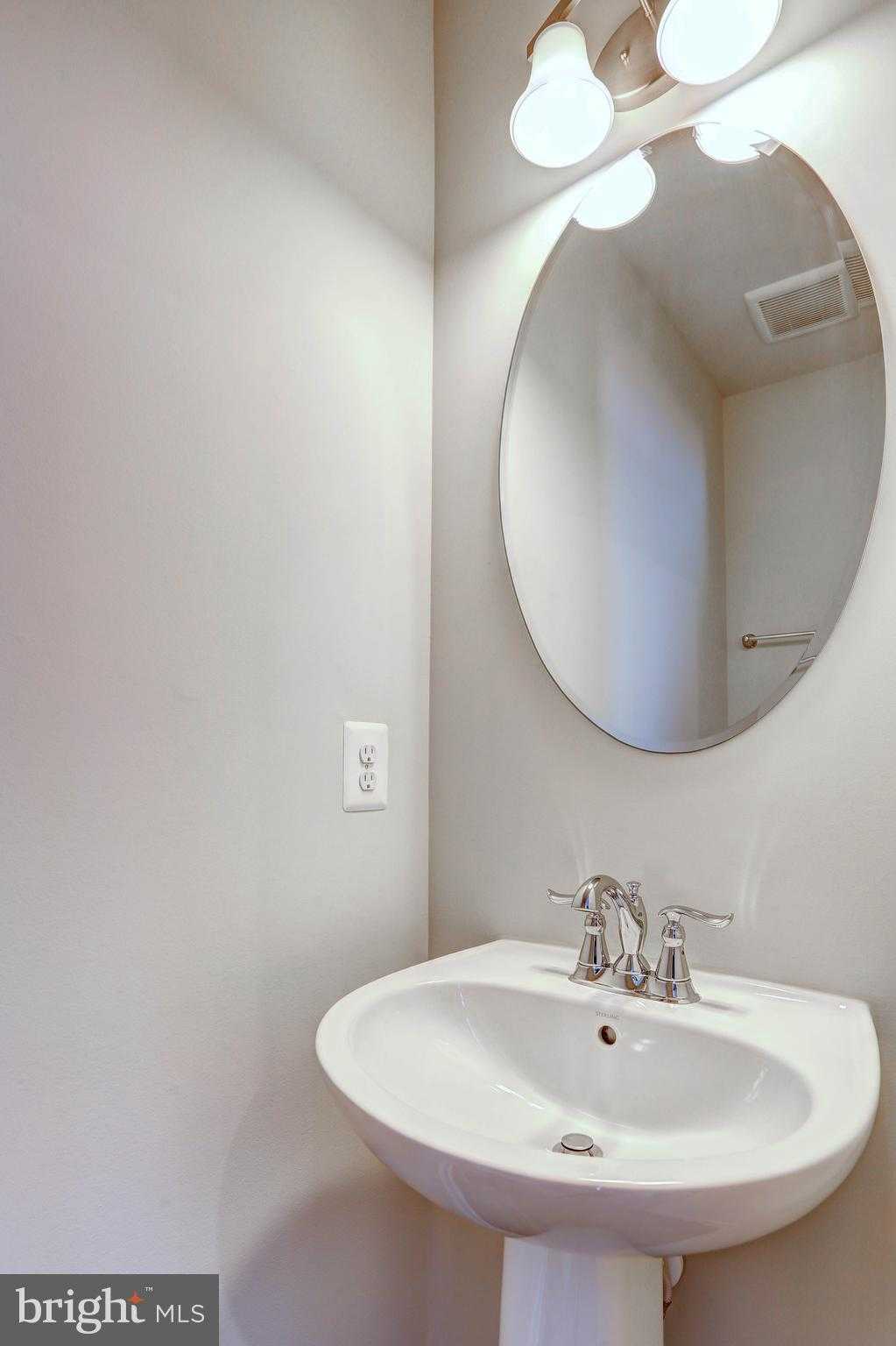 1811 Wind Gate Rd photo 8