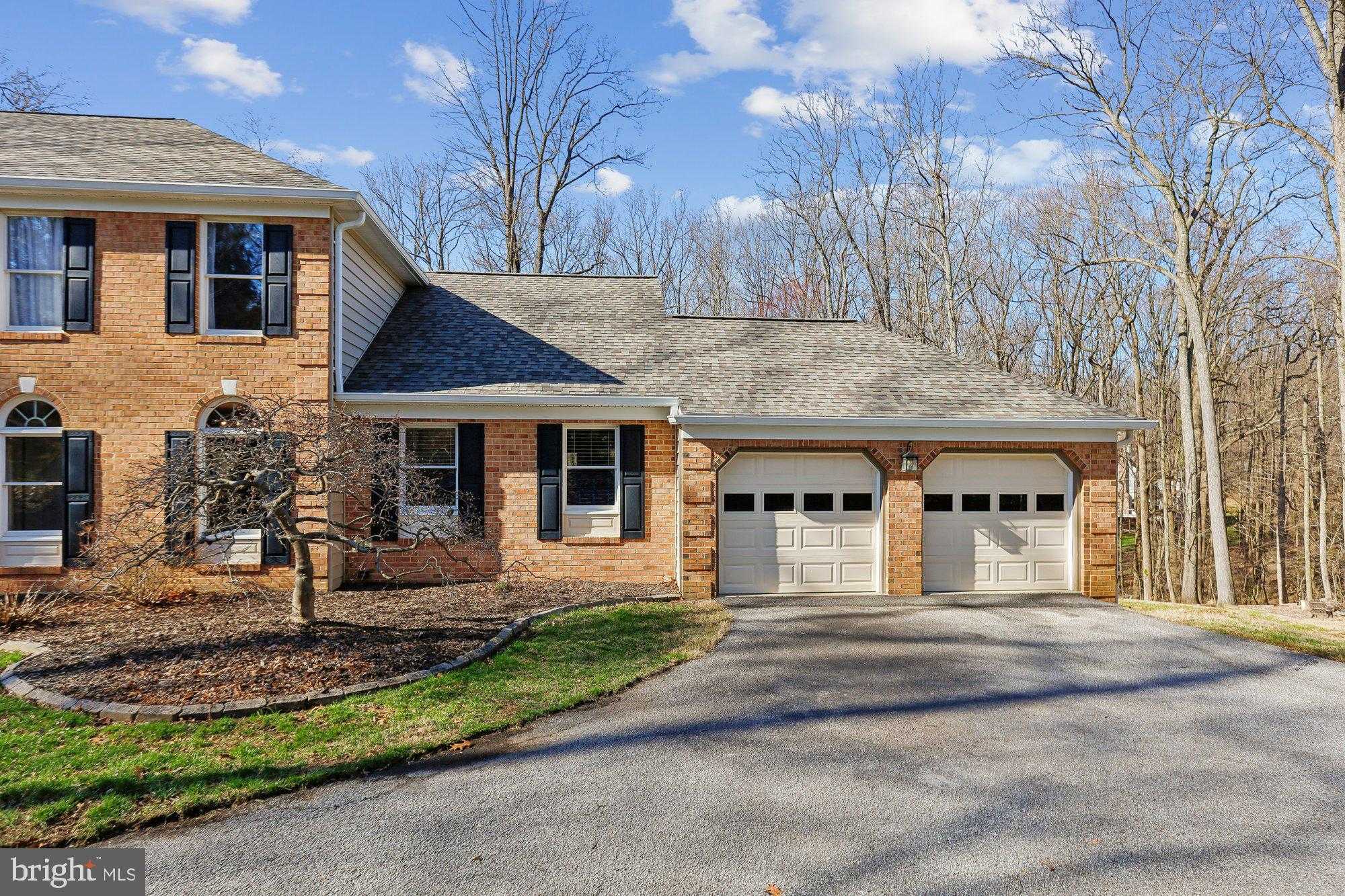 702 Falls Rd photo 2