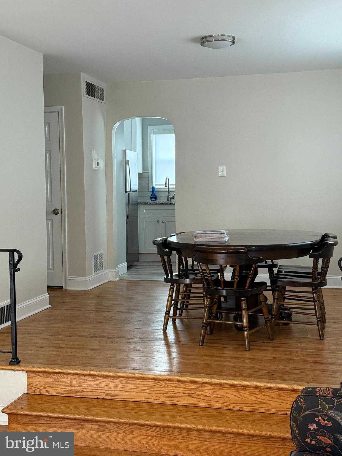 753 E 25th St photo 16