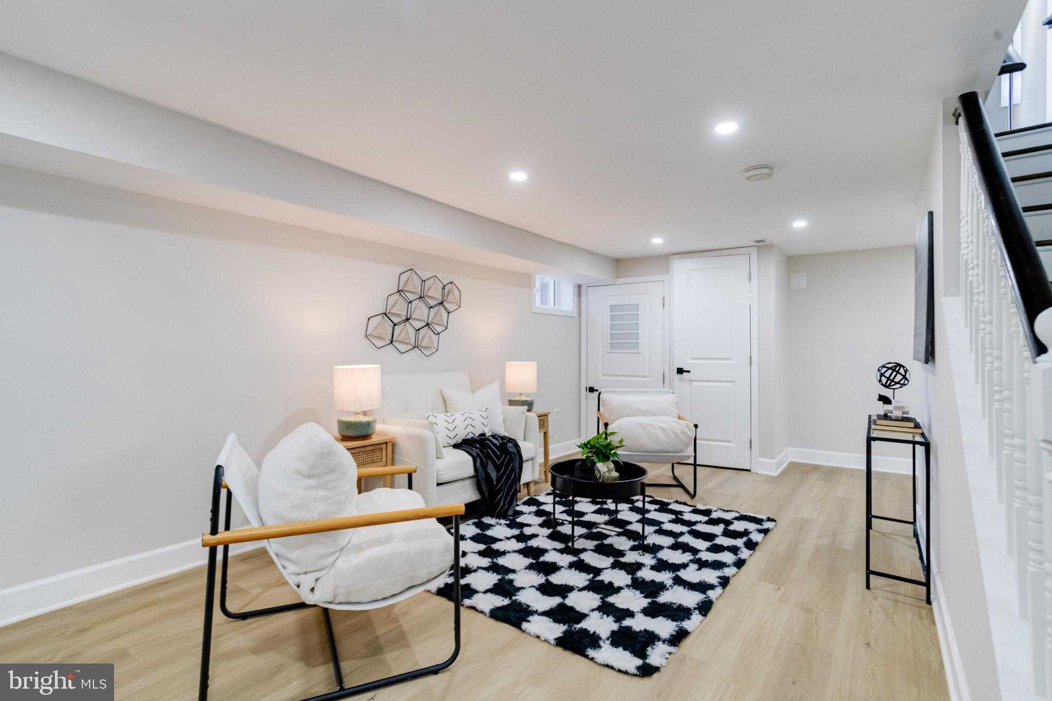 605 Walnut Ave photo 54