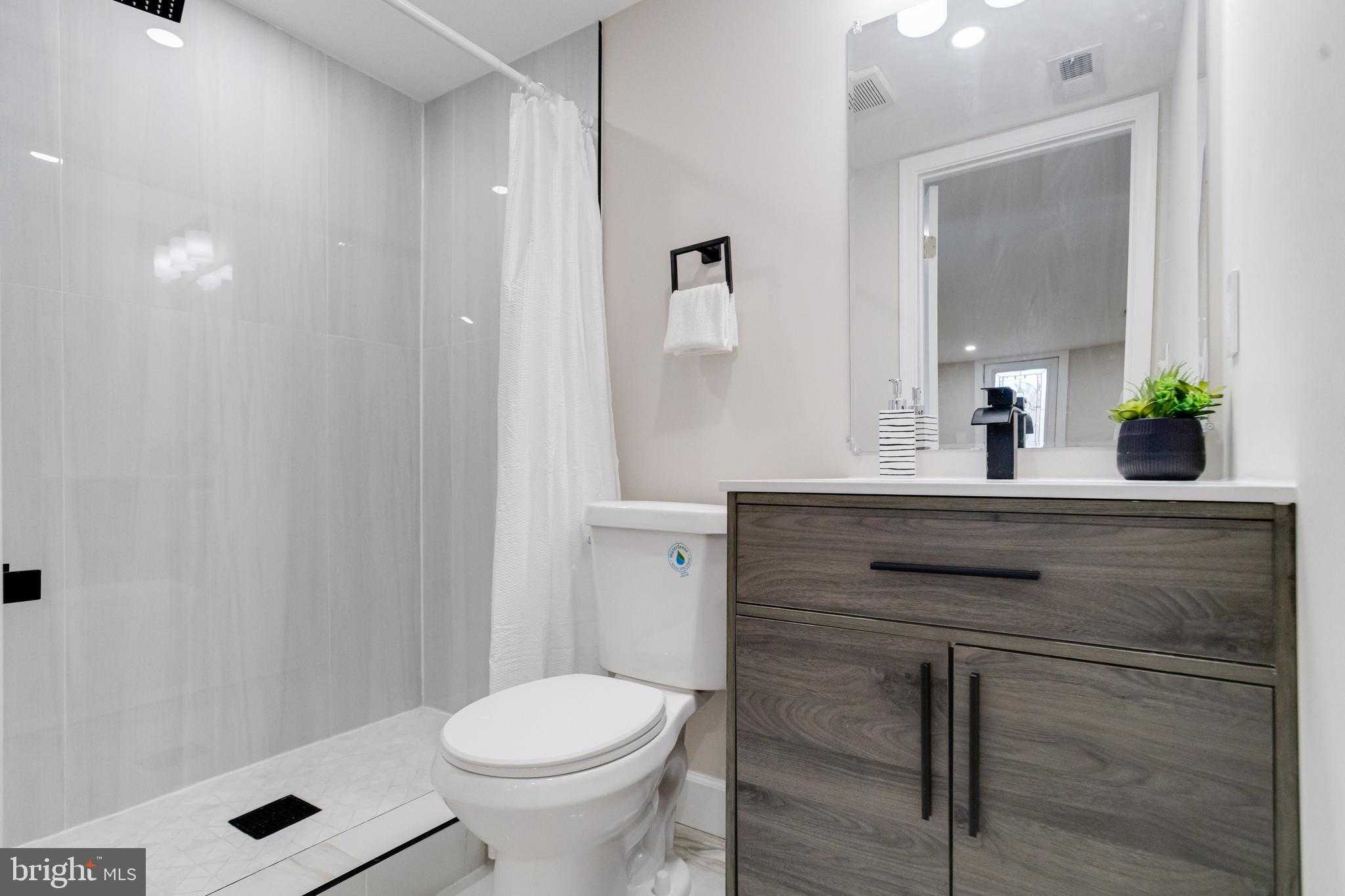 605 Walnut Ave photo 58