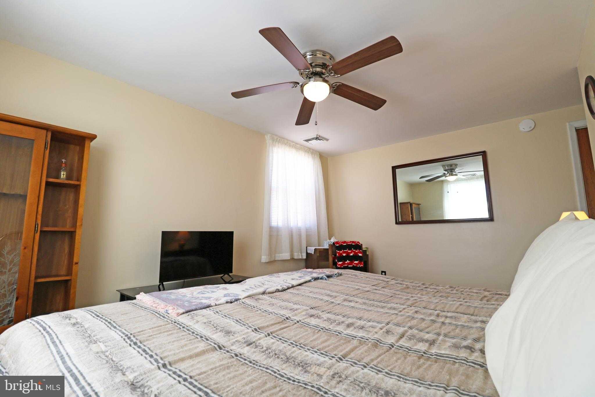 716 Cambridge Rd photo 19