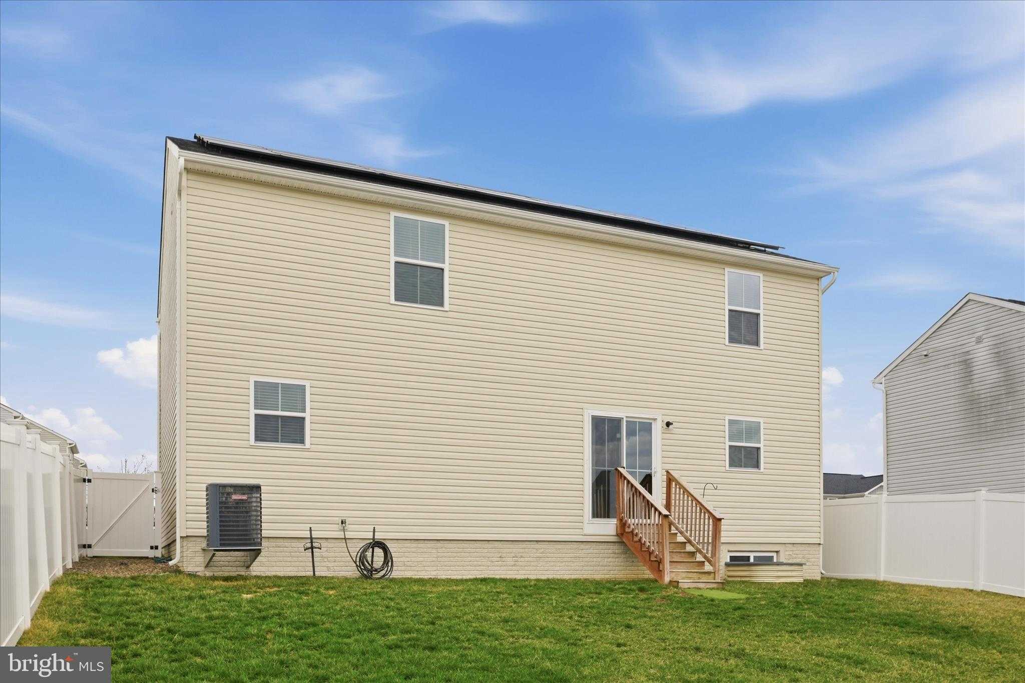 471 Coville St photo 33