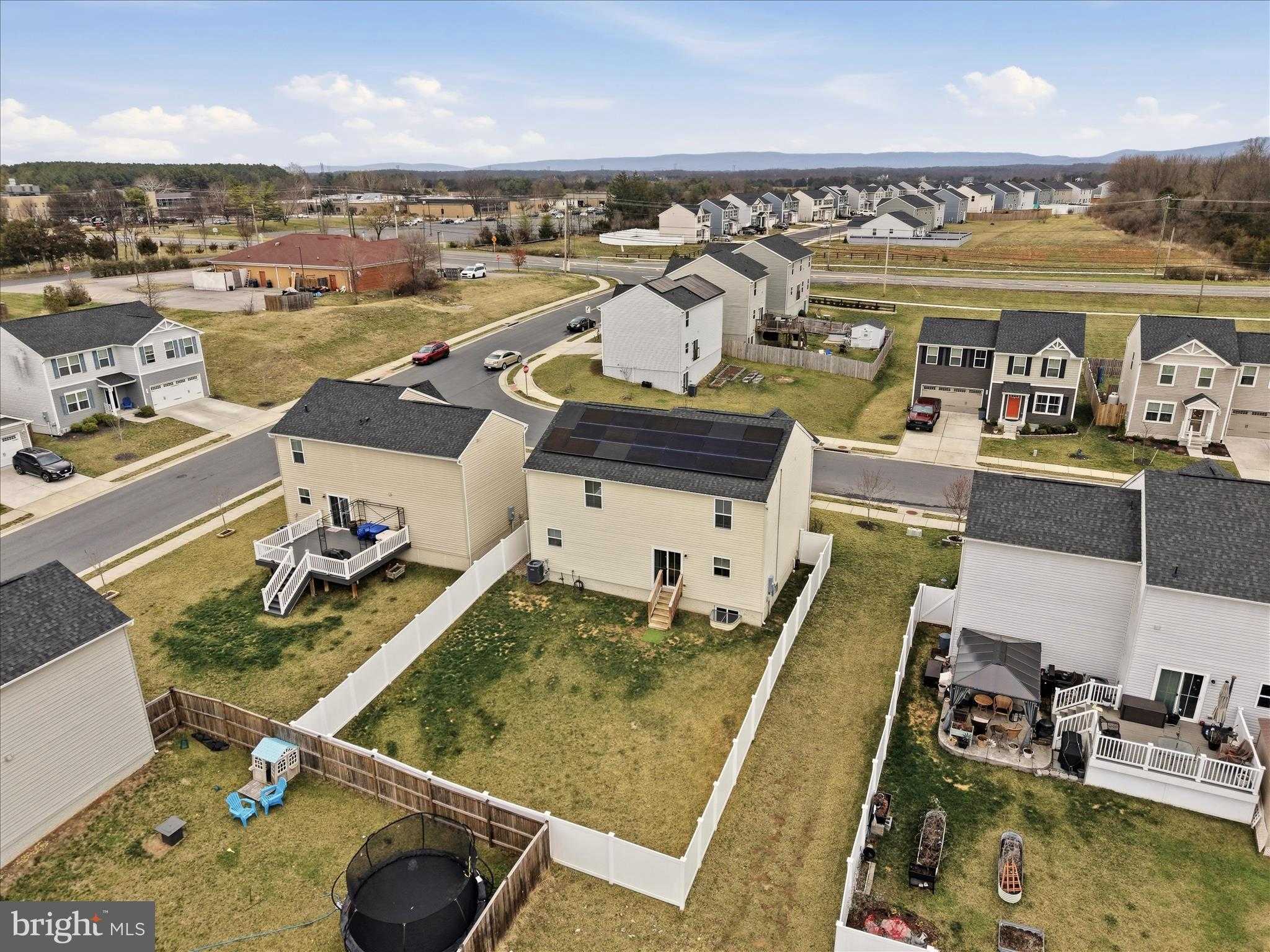 471 Coville St photo 39