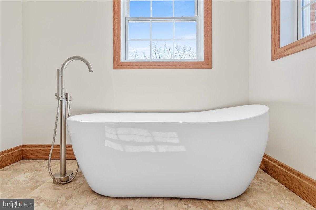 21611 Leitersburg Smithsburg Rd photo 18