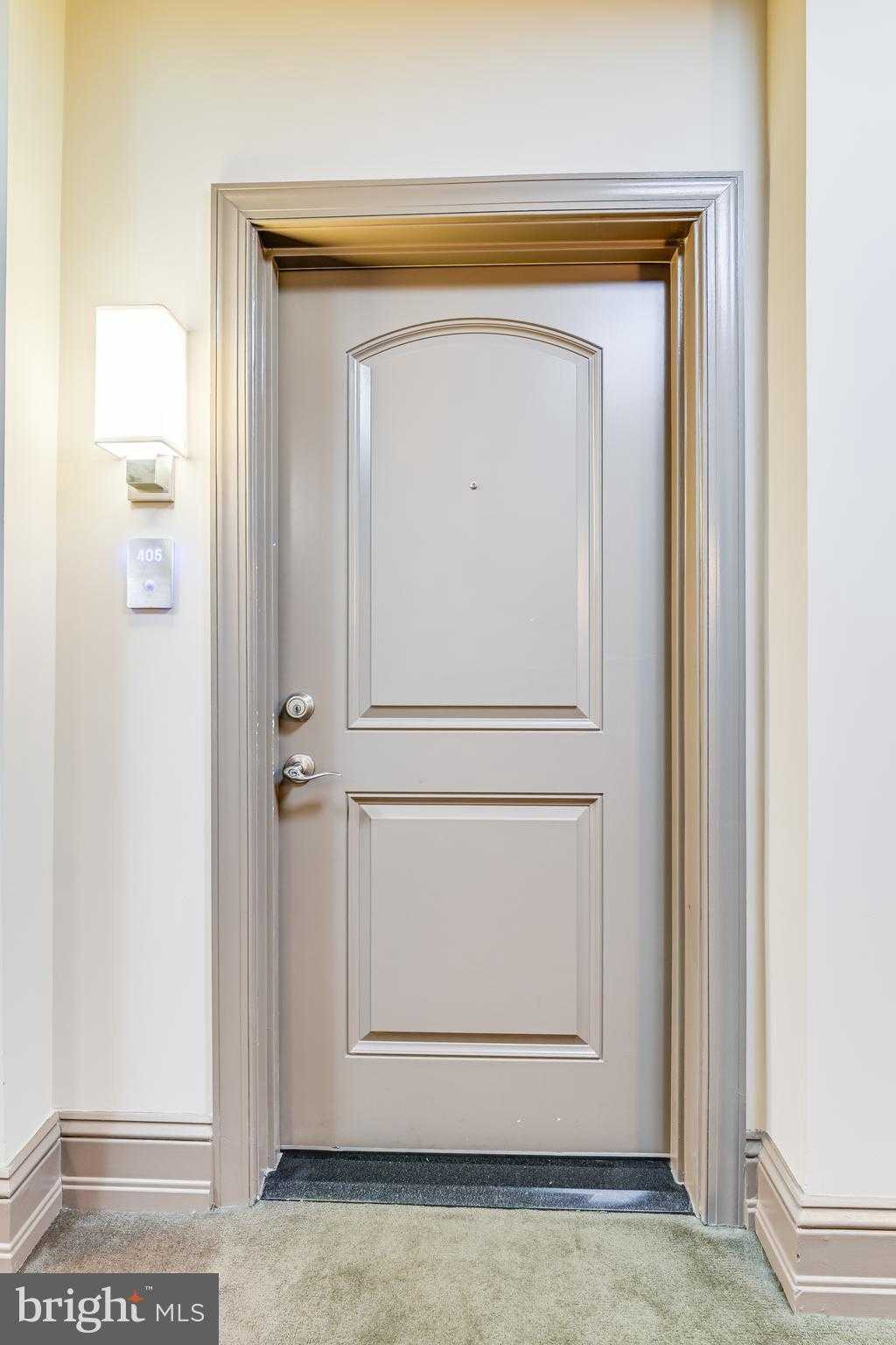 13722 Neil Armstrong Ave Apt 405 photo 2