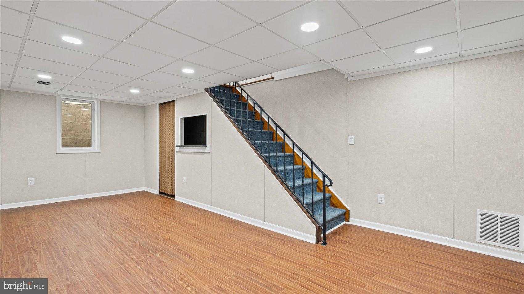 1802 Larch Dr photo 24