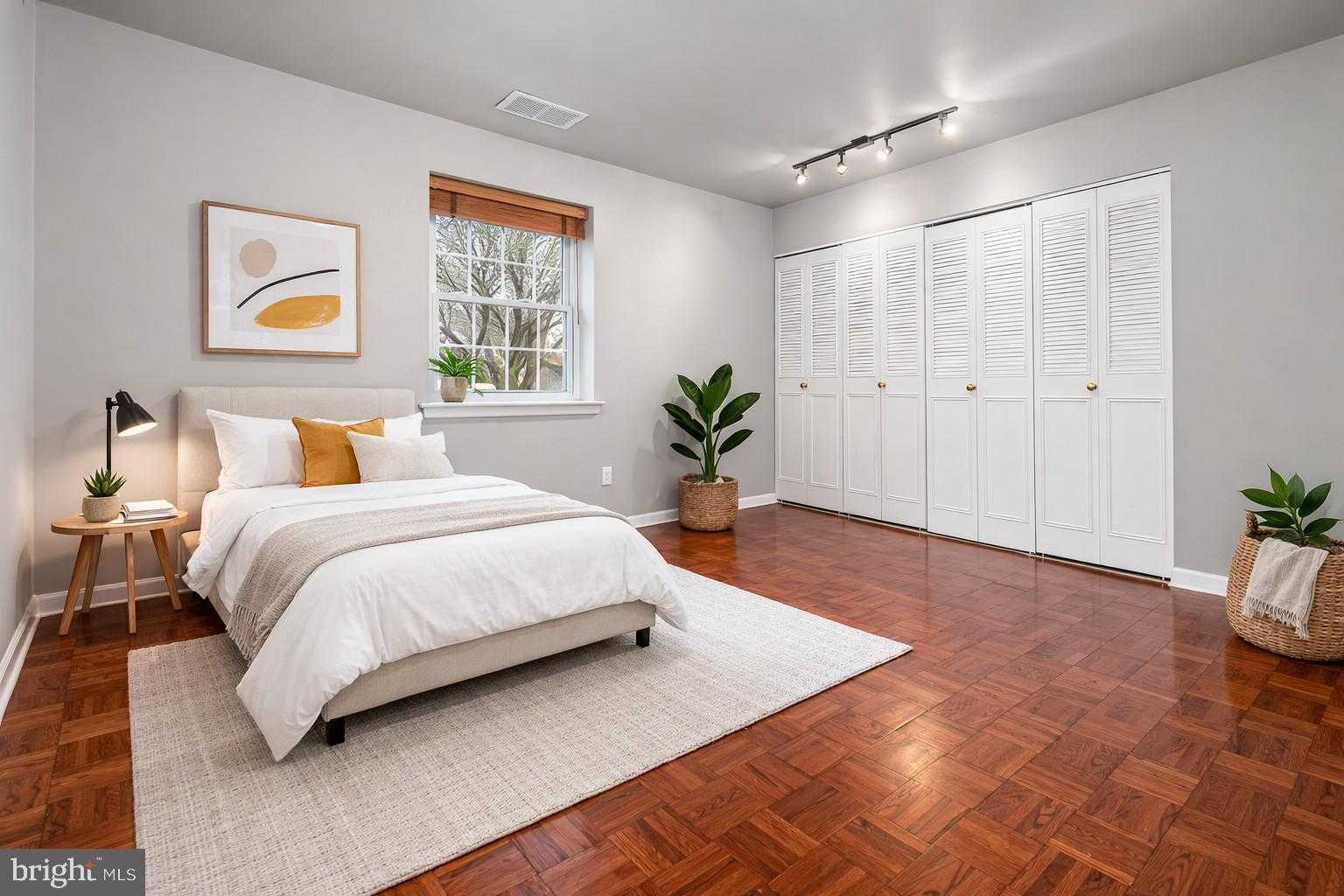 4000 Gypsy Ln photo 8