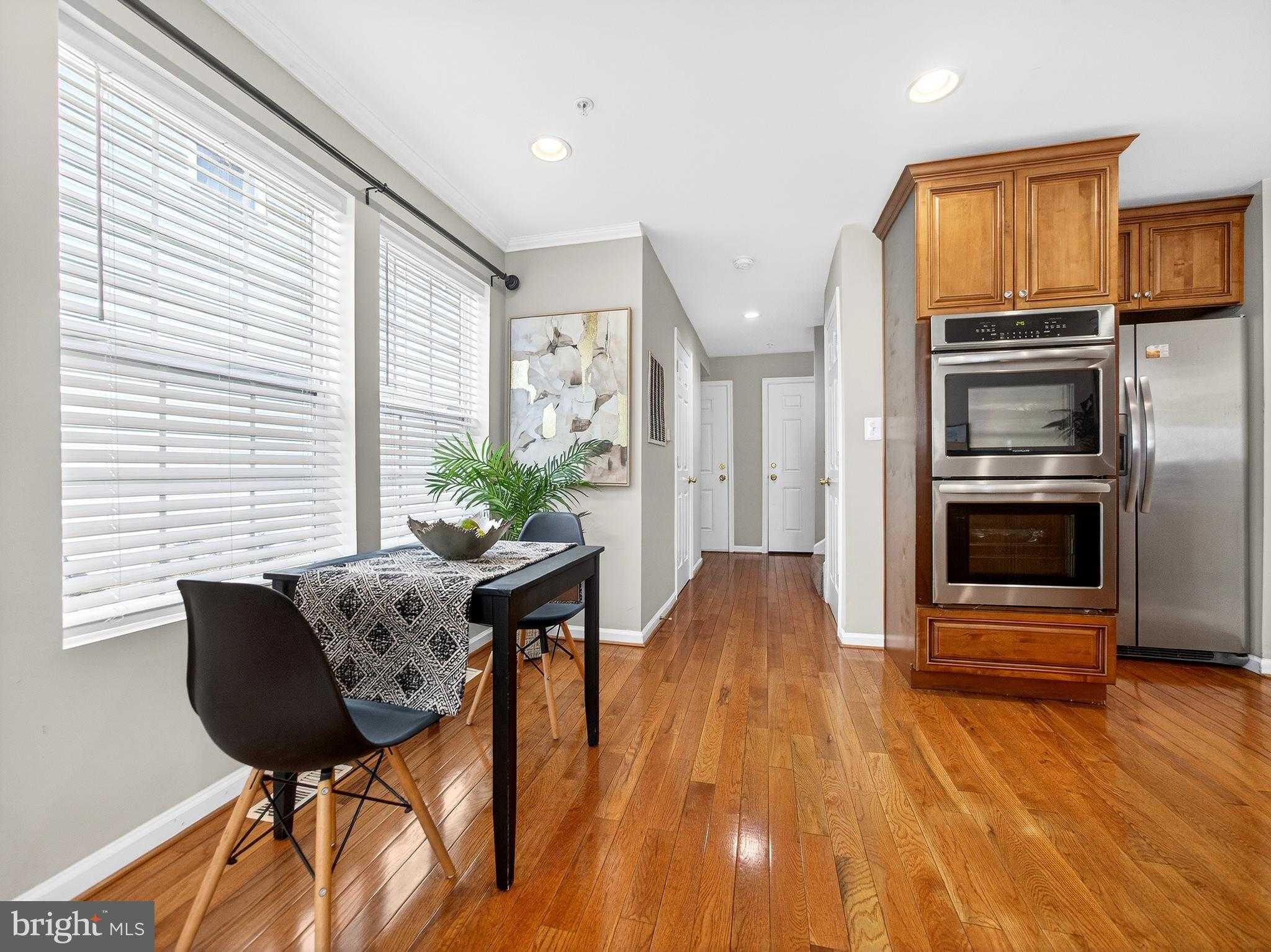 6414A Euclid Ave photo 8