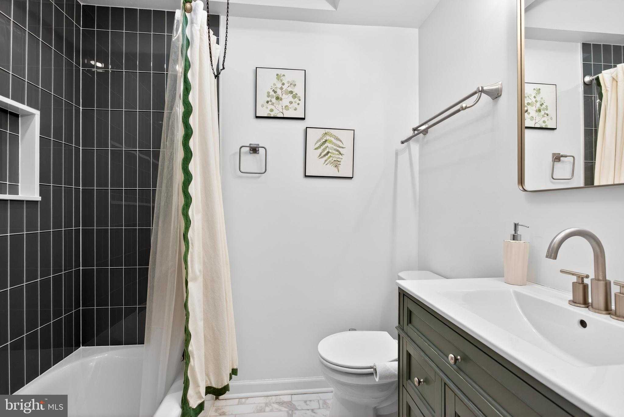 304 Pine St photo 19