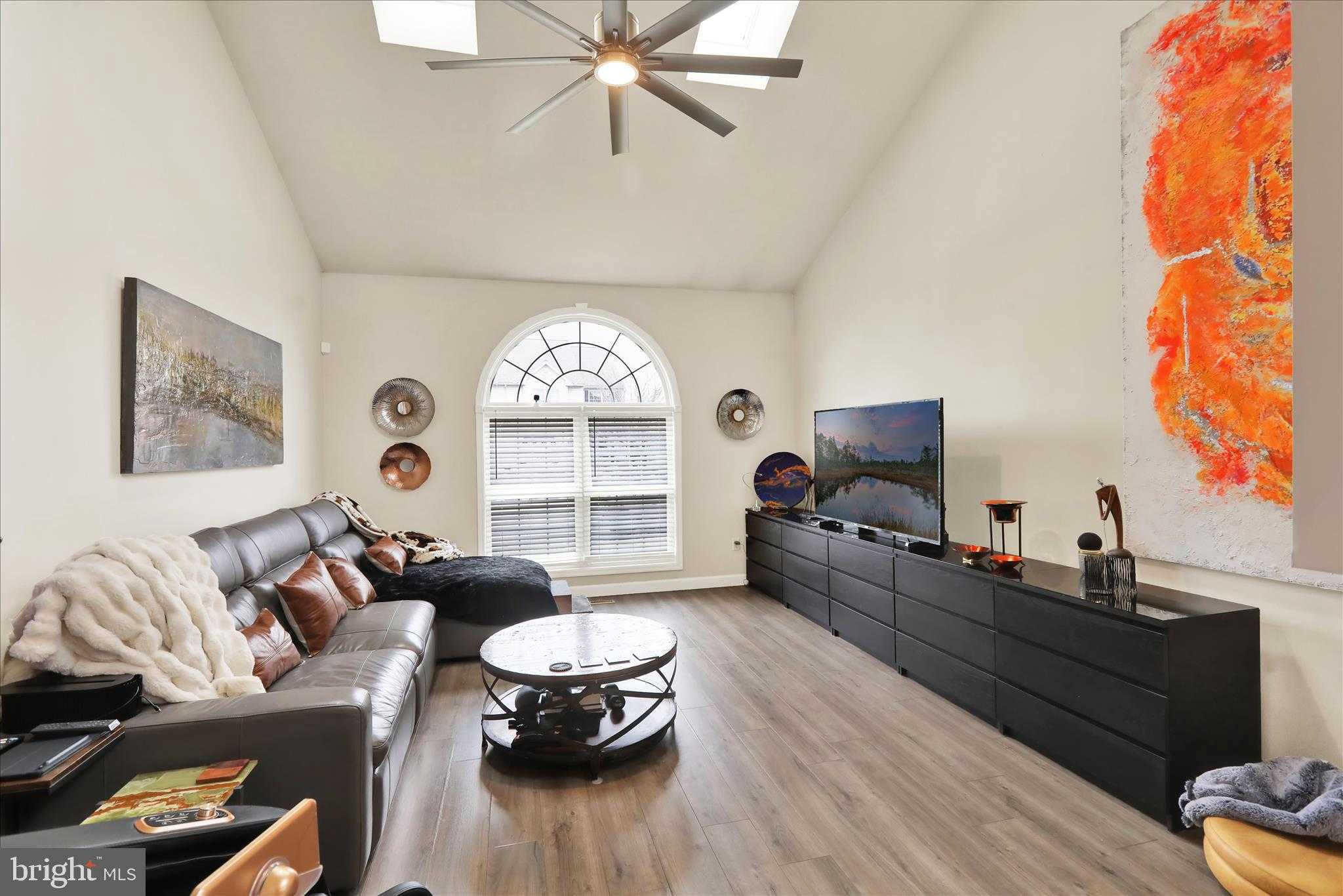 73 Michigan Dr photo 5