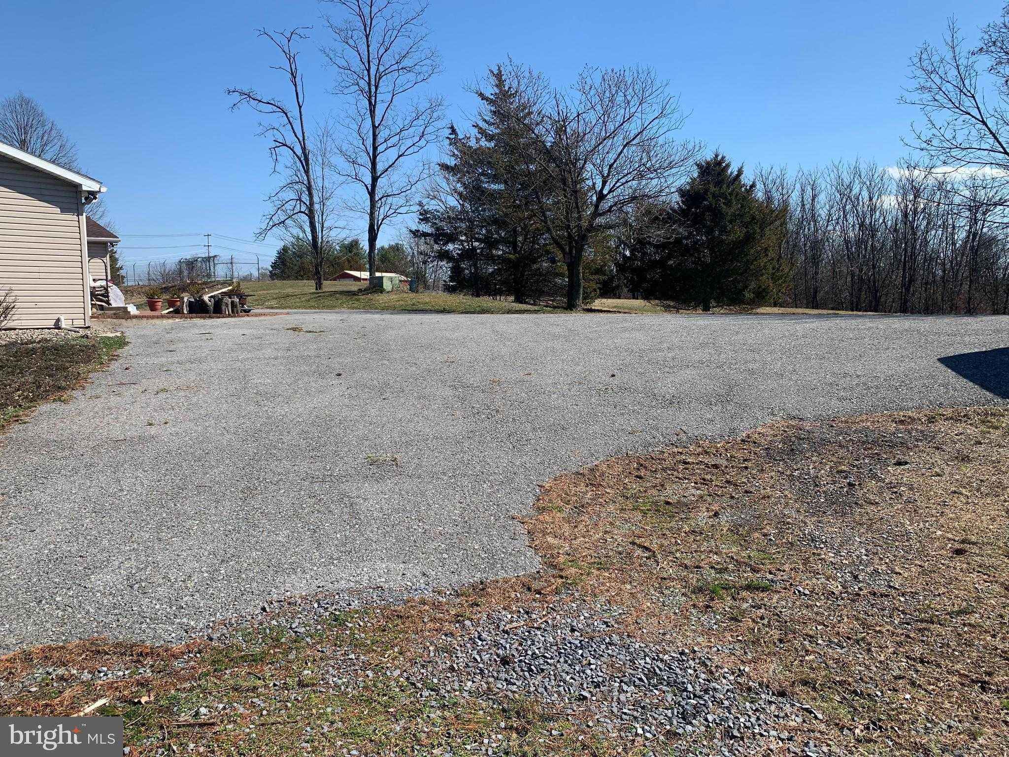 120 S High St photo 13