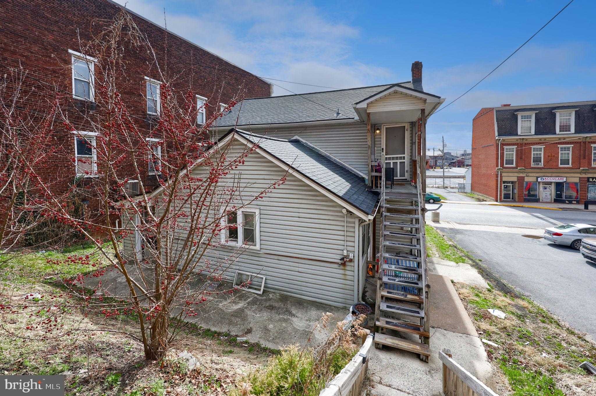 15 S Front St photo 22