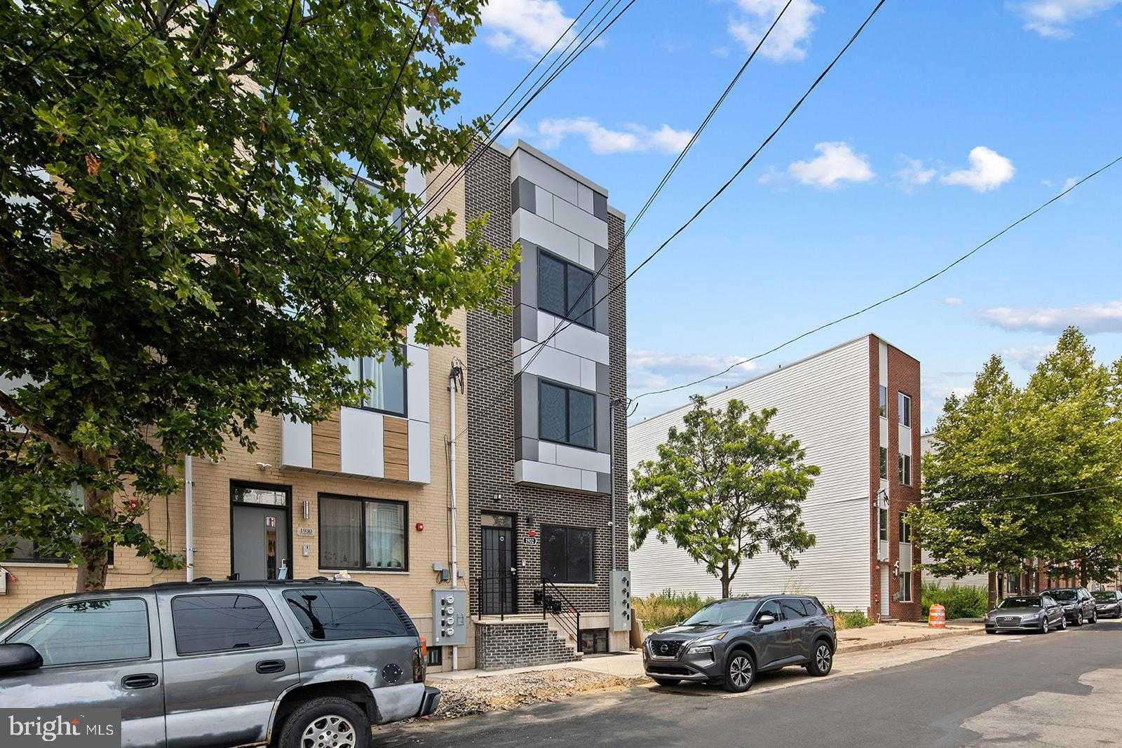 1932 N 6th St Unit 3 photo 2