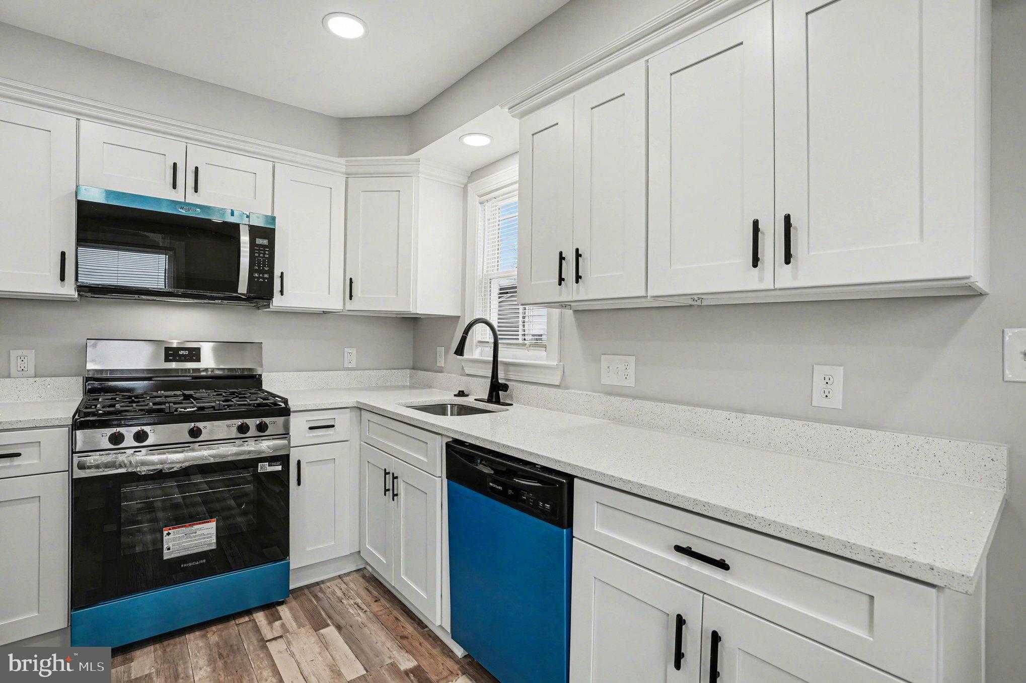 3129 Yorkway photo 3