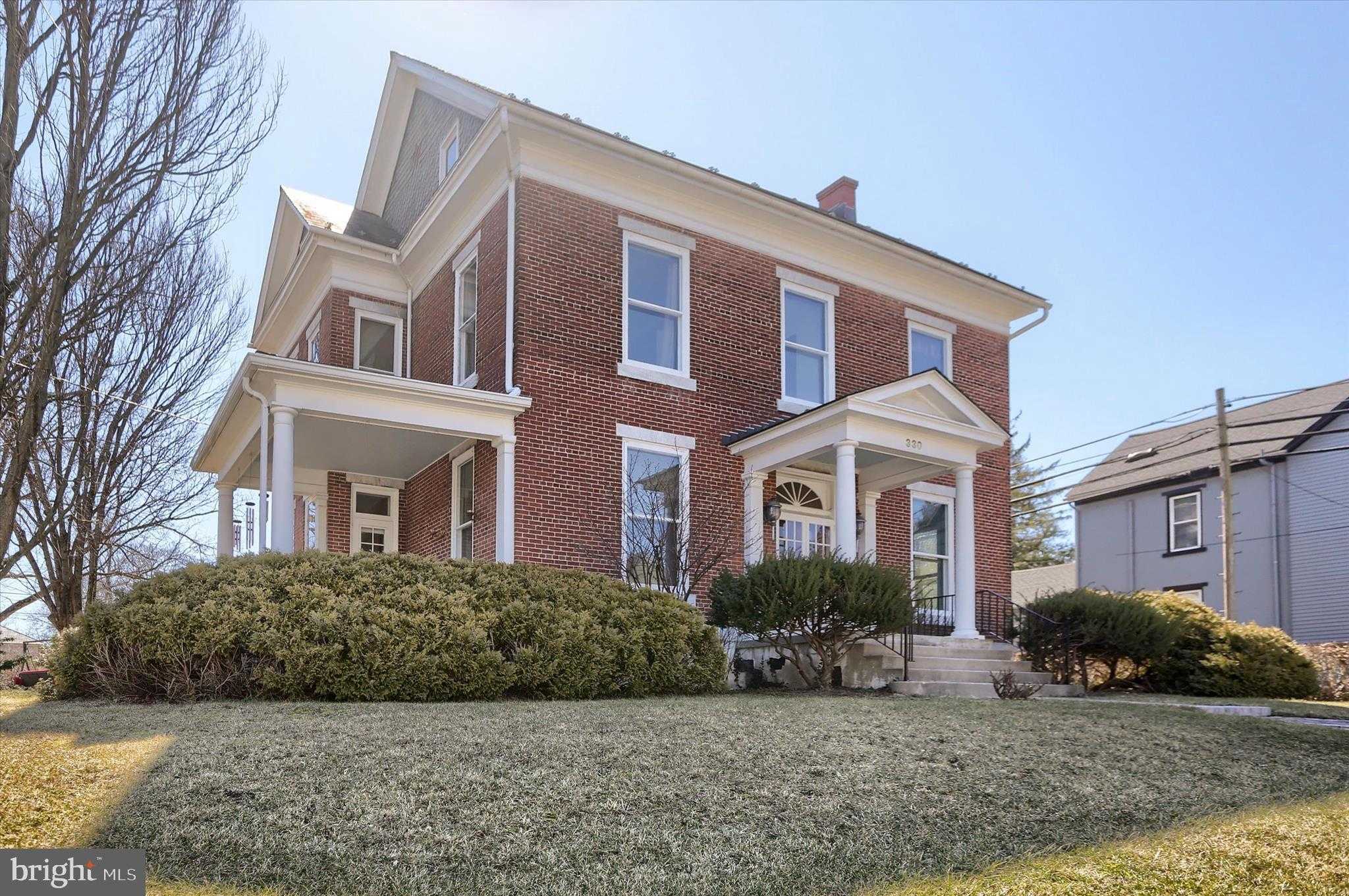 330 E Main St photo 4