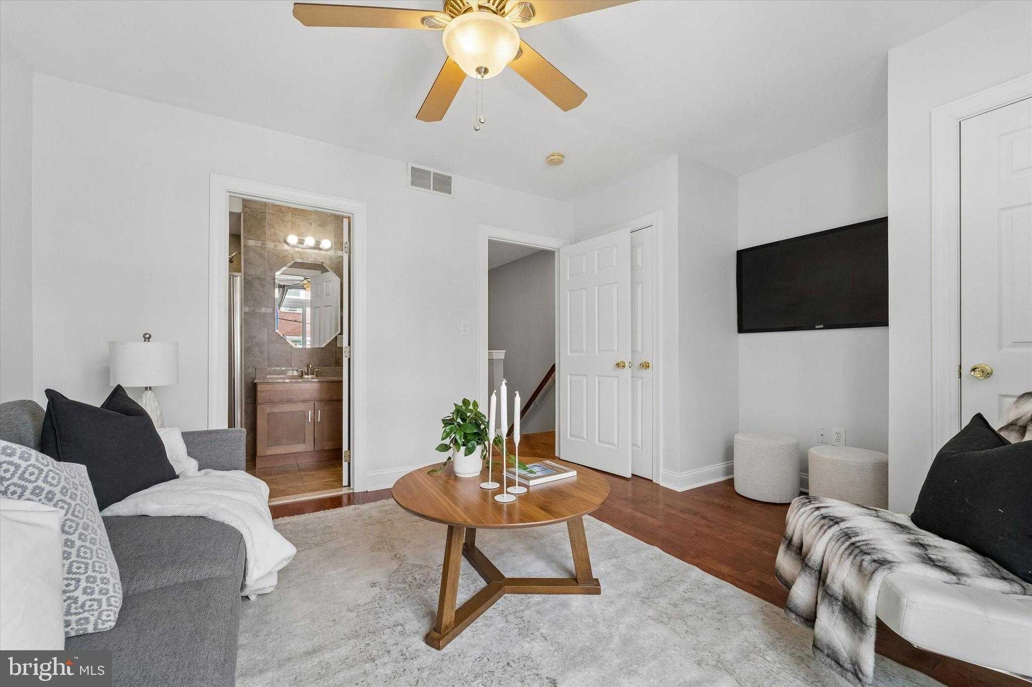 2001 Carpenter St # B photo 13